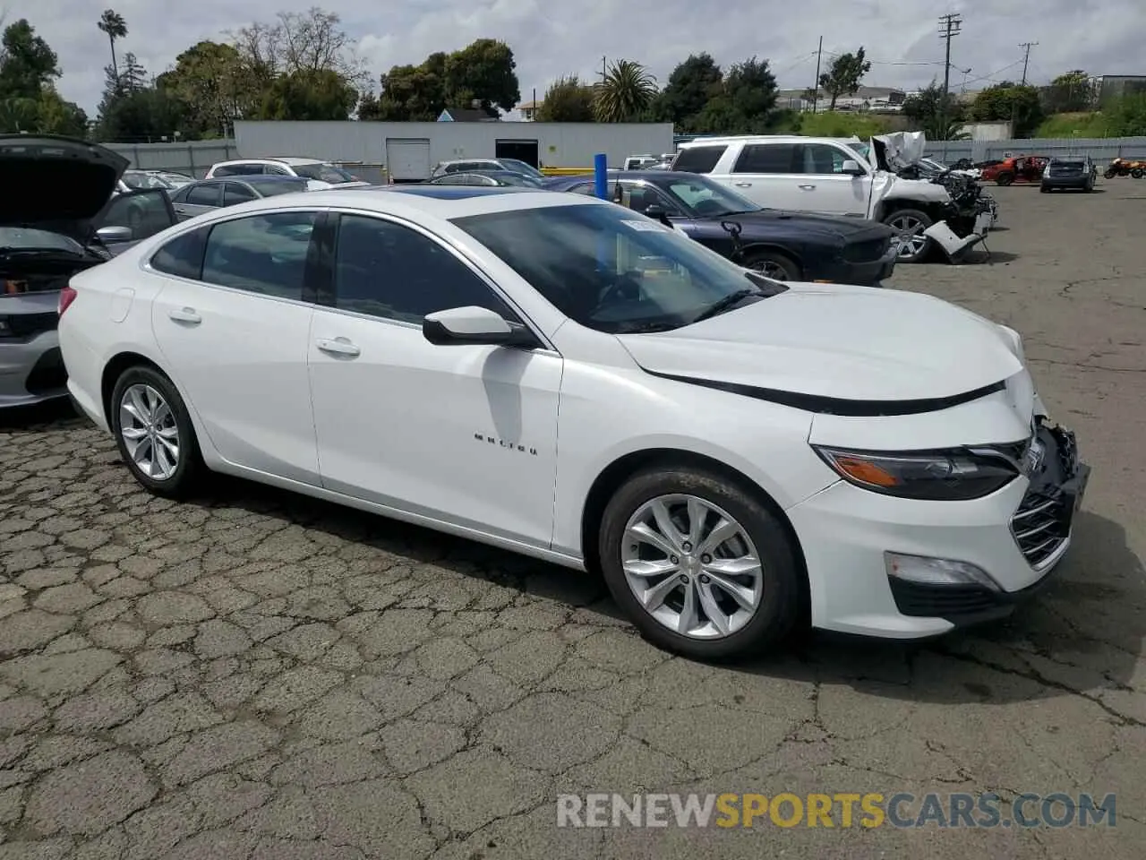 4 Photograph of a damaged car 1G1ZD5STXLF102500 CHEVROLET MALIBU 2020