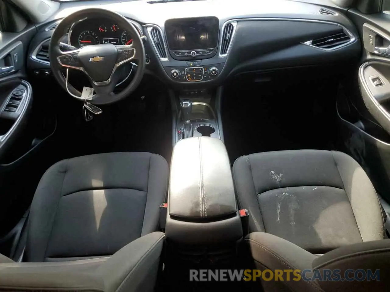 8 Photograph of a damaged car 1G1ZD5STXLF102559 CHEVROLET MALIBU 2020