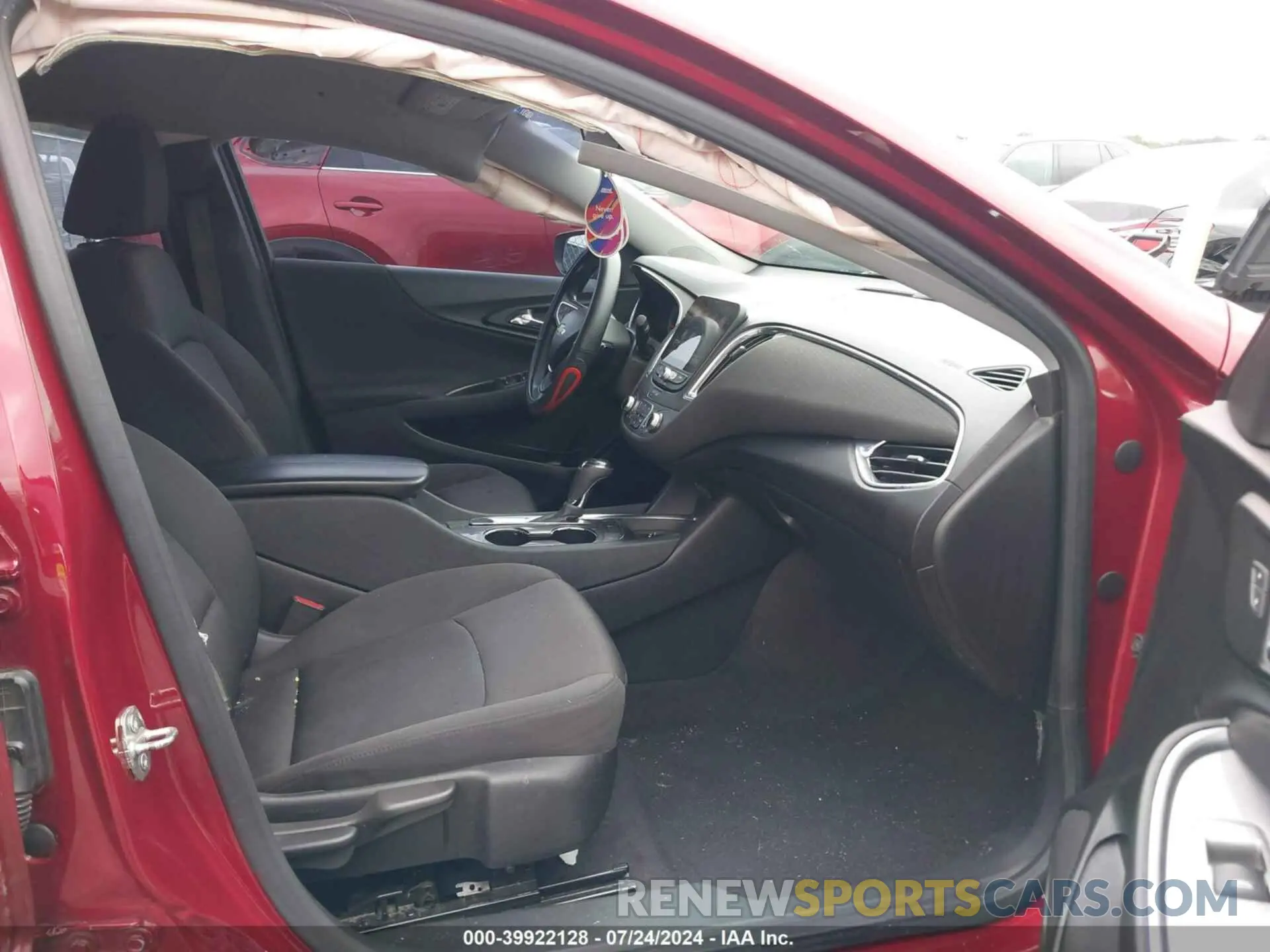 5 Photograph of a damaged car 1G1ZD5STXLF105350 CHEVROLET MALIBU 2020