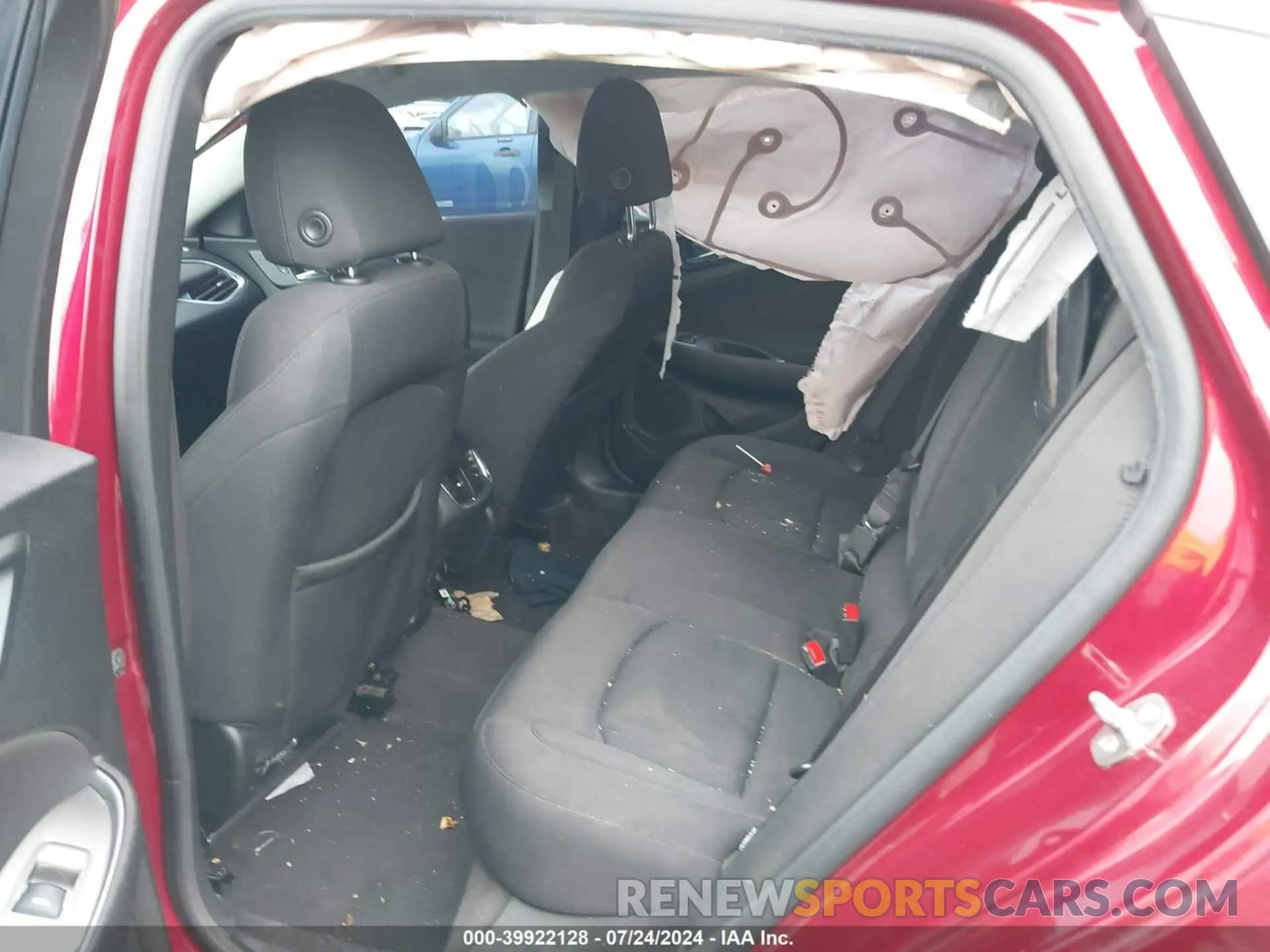 8 Photograph of a damaged car 1G1ZD5STXLF105350 CHEVROLET MALIBU 2020