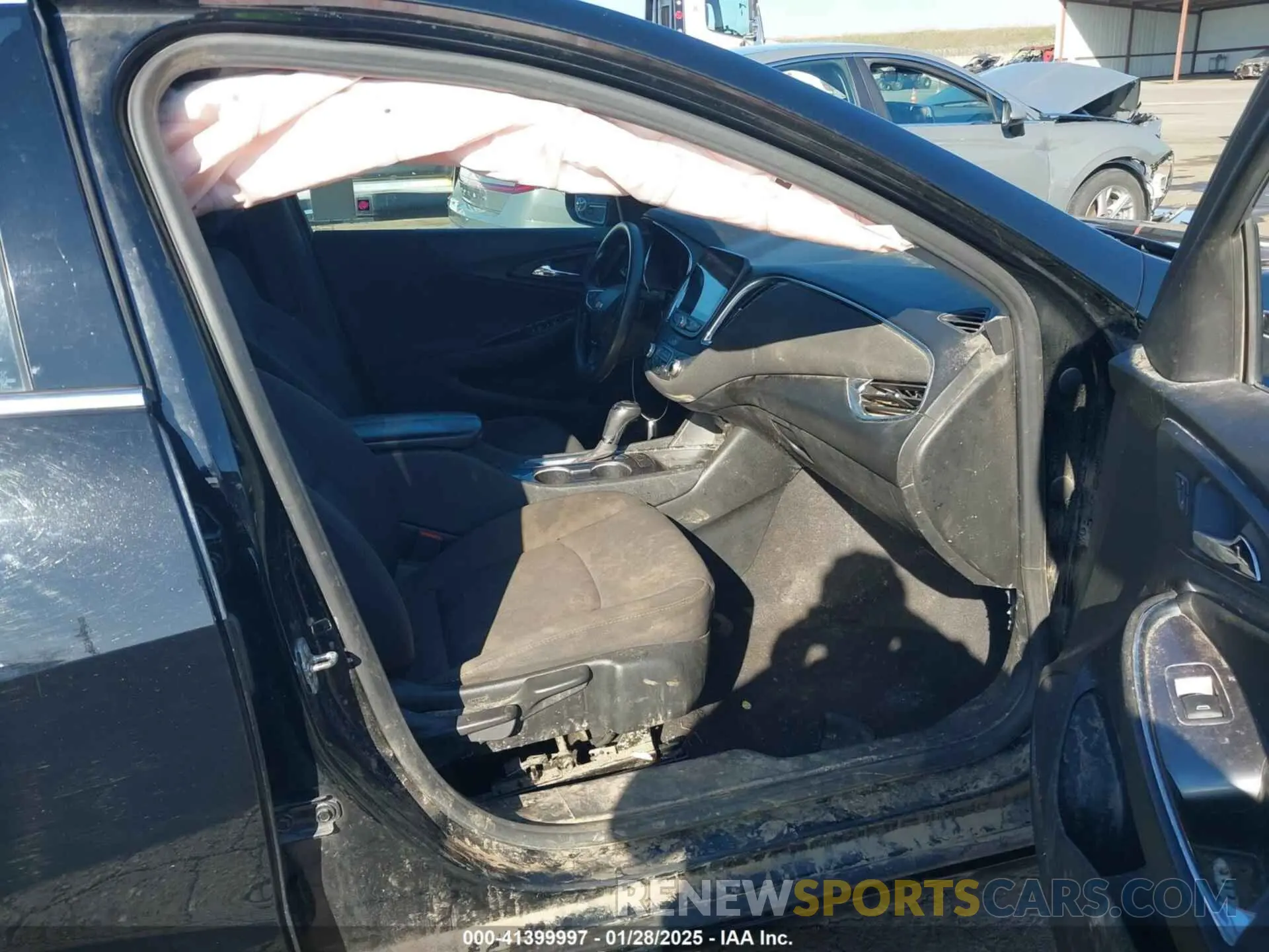 5 Photograph of a damaged car 1G1ZD5STXLF121676 CHEVROLET MALIBU 2020