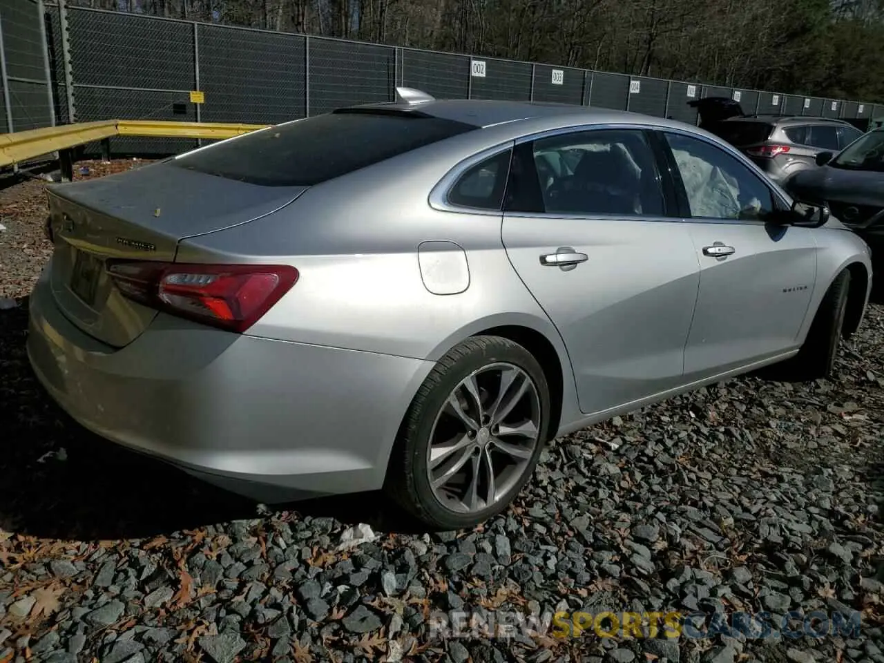 3 Photograph of a damaged car 1G1ZE5SX1LF066468 CHEVROLET MALIBU 2020