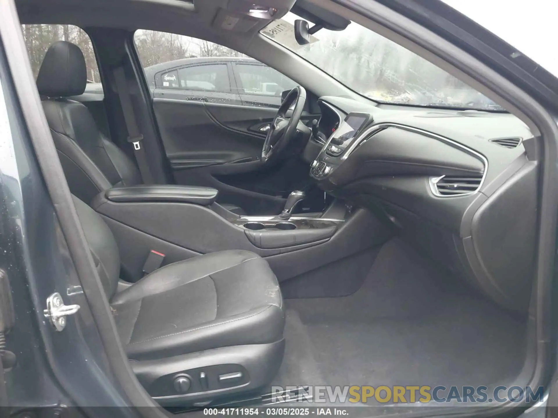 5 Photograph of a damaged car 1G1ZE5SX9LF092137 CHEVROLET MALIBU 2020