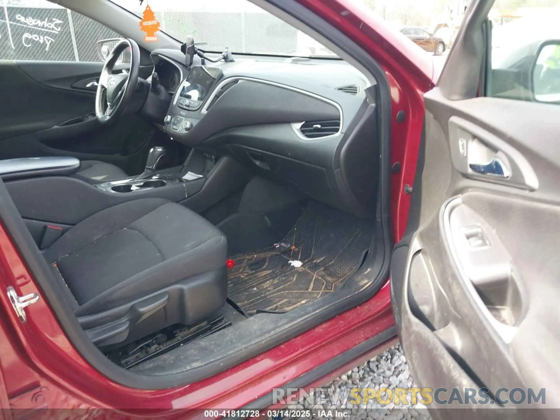 5 Photograph of a damaged car 1G1ZG5ST0LF056361 CHEVROLET MALIBU 2020