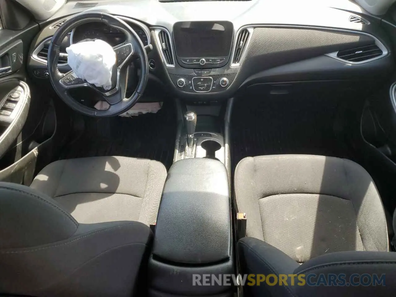 8 Photograph of a damaged car 1G1ZG5ST0LF113285 CHEVROLET MALIBU 2020