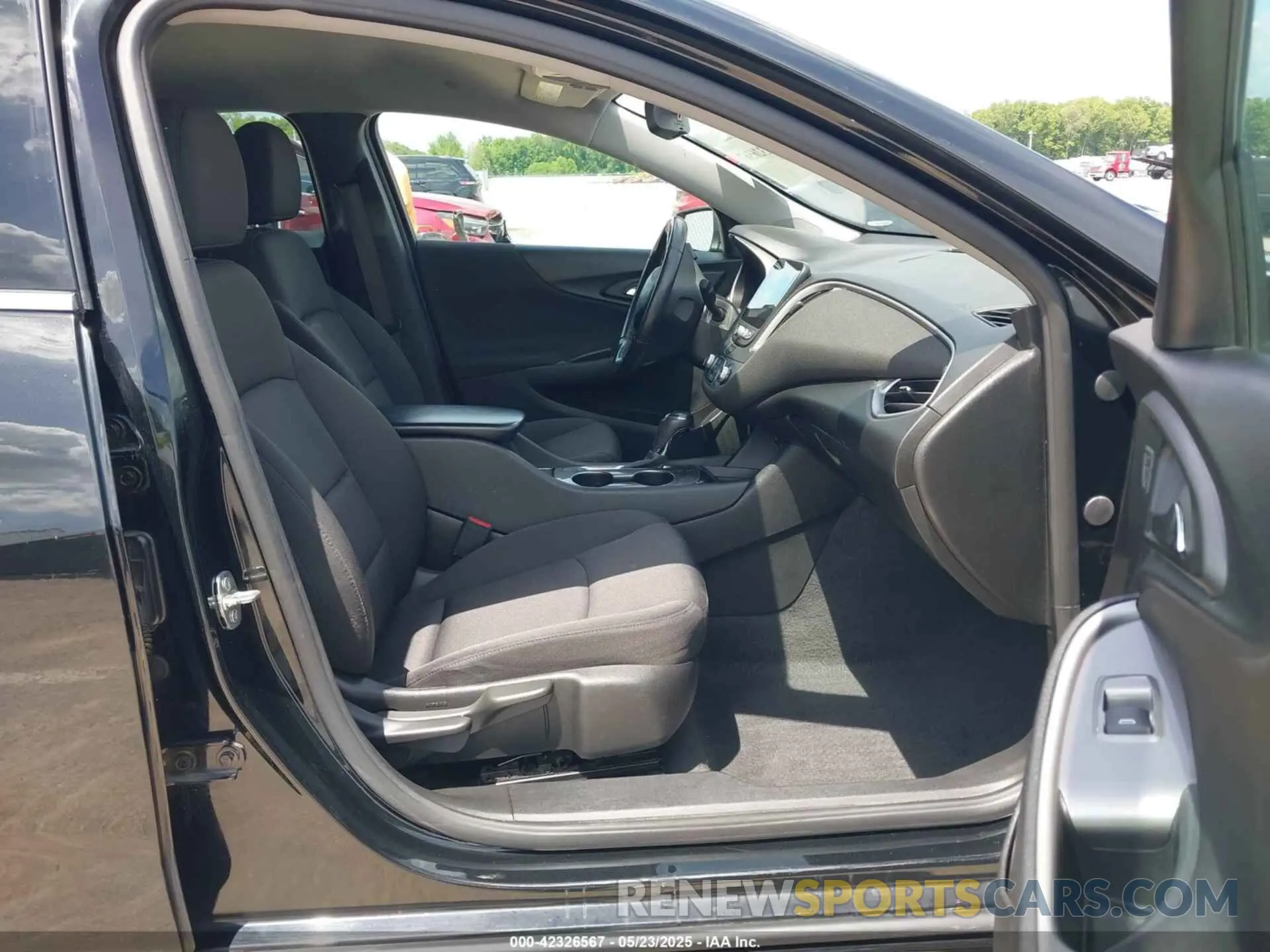 5 Photograph of a damaged car 1G1ZG5ST2LF047144 CHEVROLET MALIBU 2020