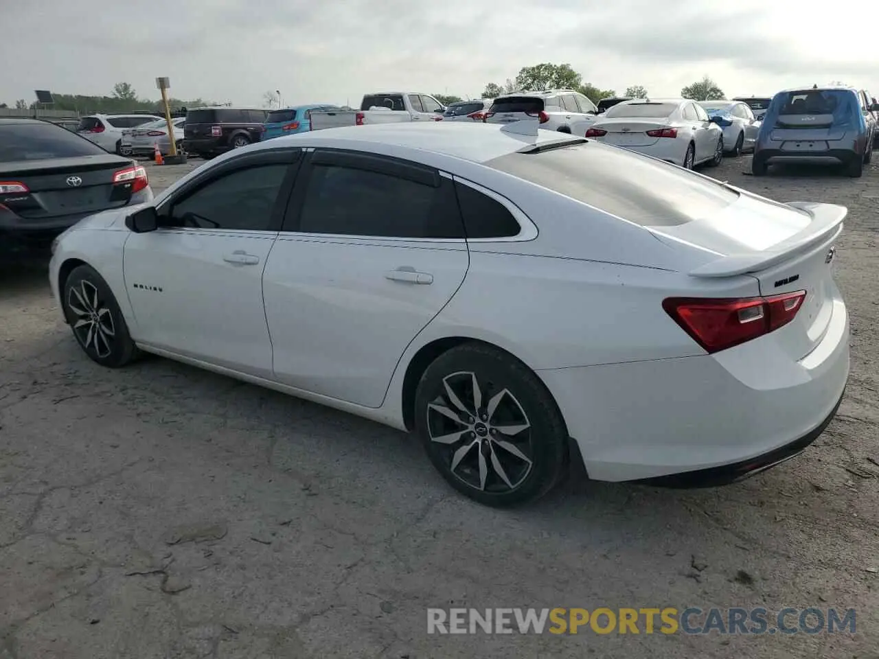 2 Photograph of a damaged car 1G1ZG5ST2LF130637 CHEVROLET MALIBU 2020