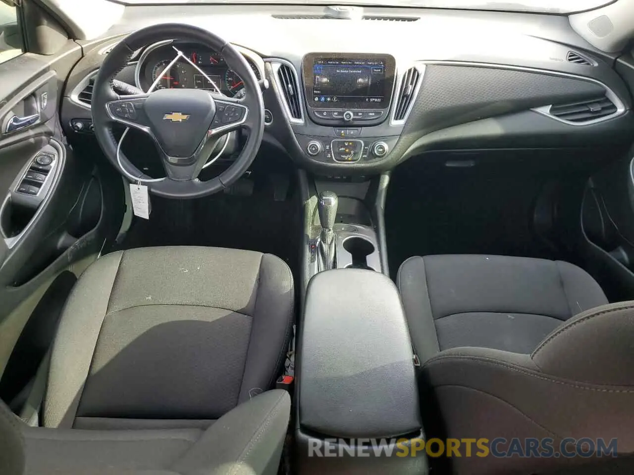 8 Photograph of a damaged car 1G1ZG5ST2LF130637 CHEVROLET MALIBU 2020