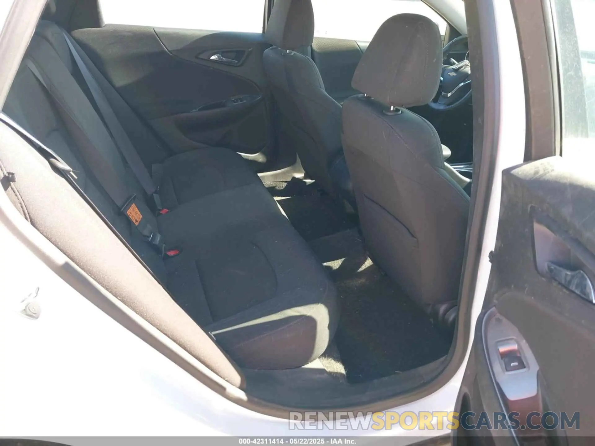 8 Photograph of a damaged car 1G1ZG5ST3LF134549 CHEVROLET MALIBU 2020