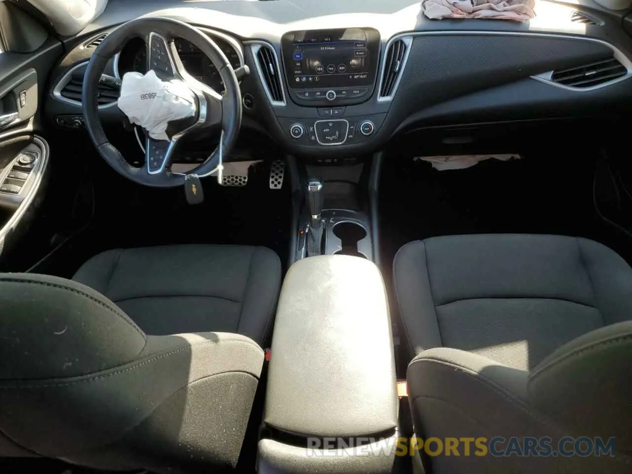 8 Photograph of a damaged car 1G1ZG5ST4LF086320 CHEVROLET MALIBU 2020