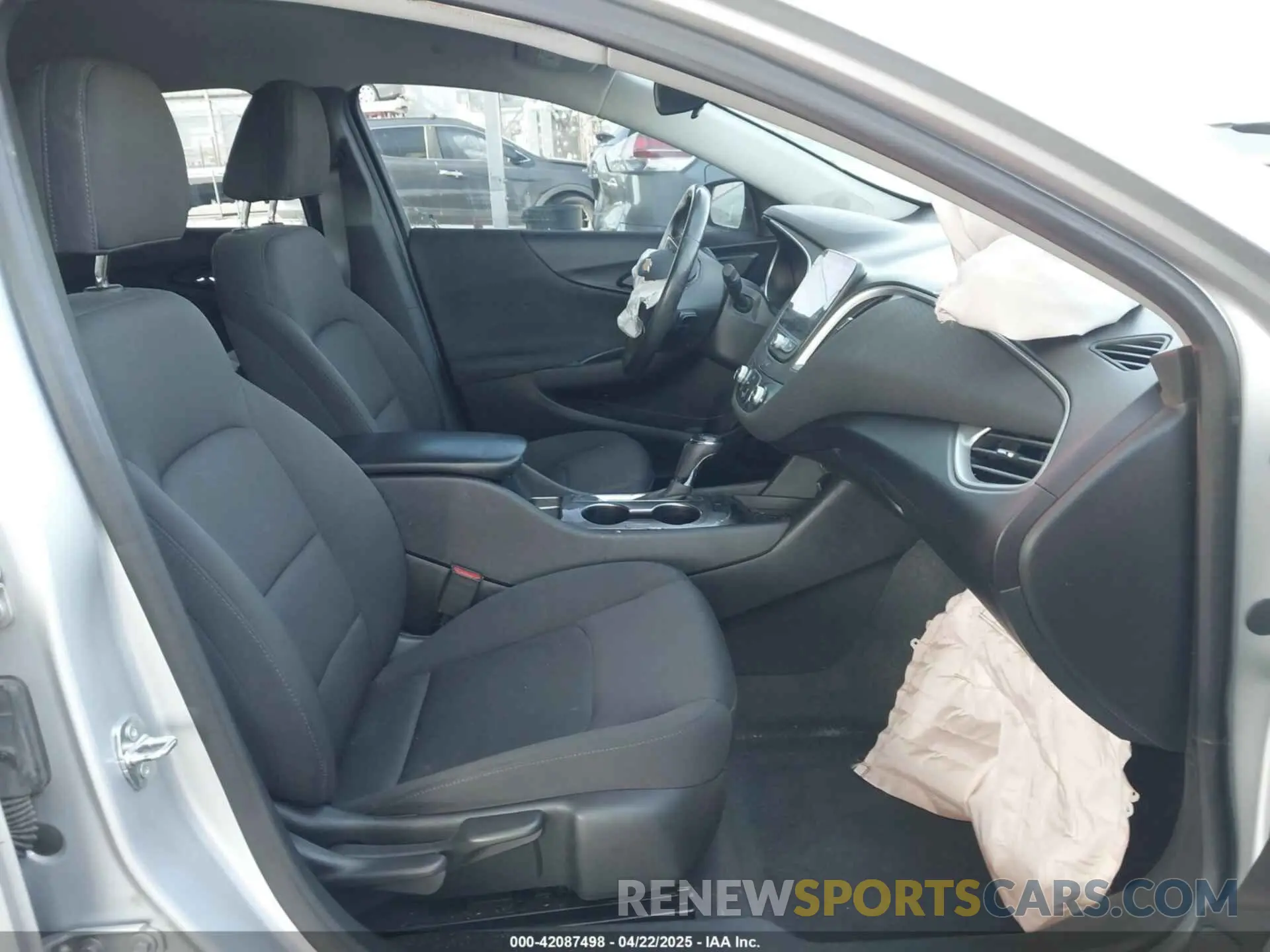 5 Photograph of a damaged car 1G1ZG5ST4LF098533 CHEVROLET MALIBU 2020