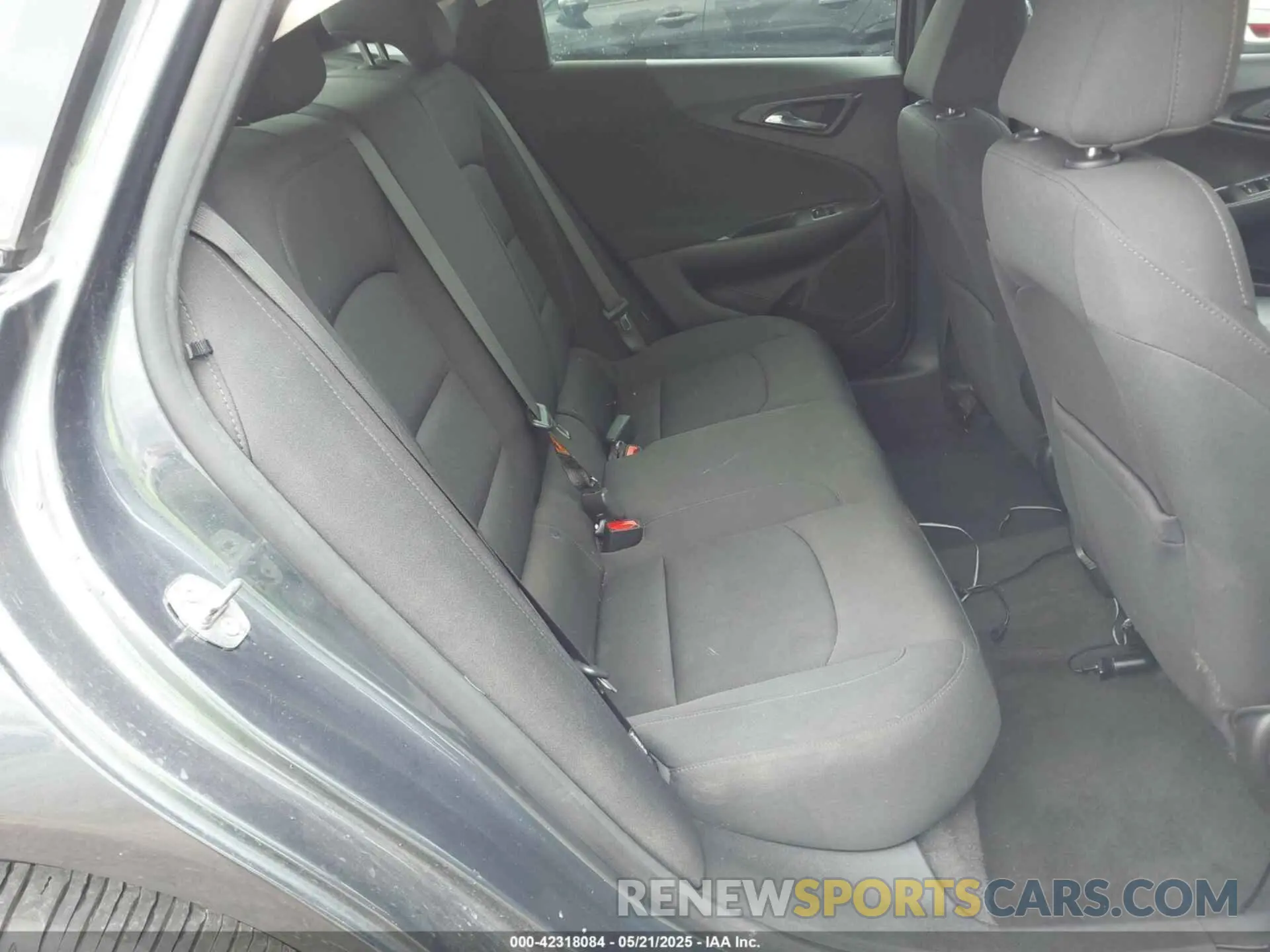 8 Photograph of a damaged car 1G1ZG5ST4LF121213 CHEVROLET MALIBU 2020