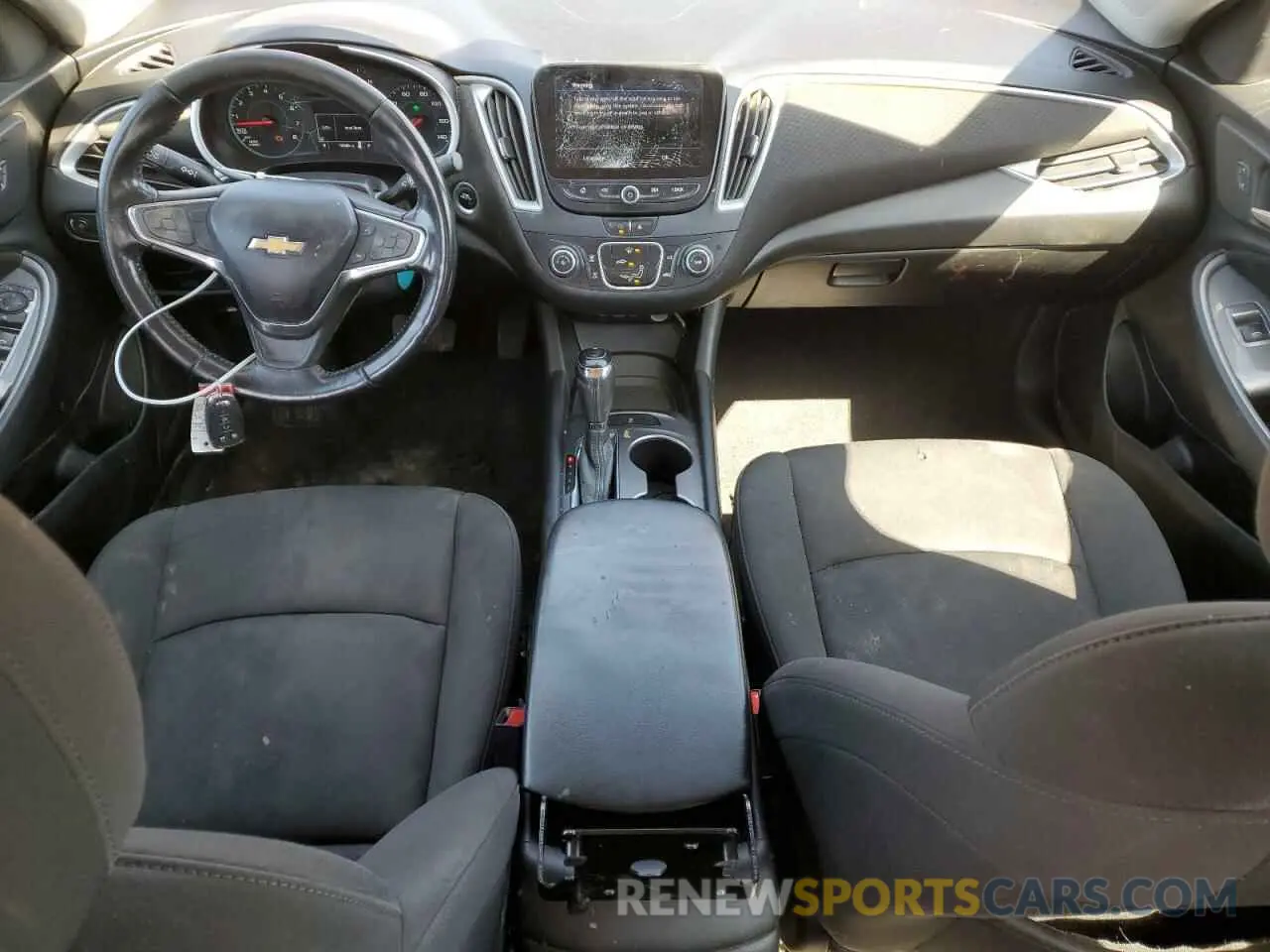 8 Photograph of a damaged car 1G1ZG5ST4LF132678 CHEVROLET MALIBU 2020