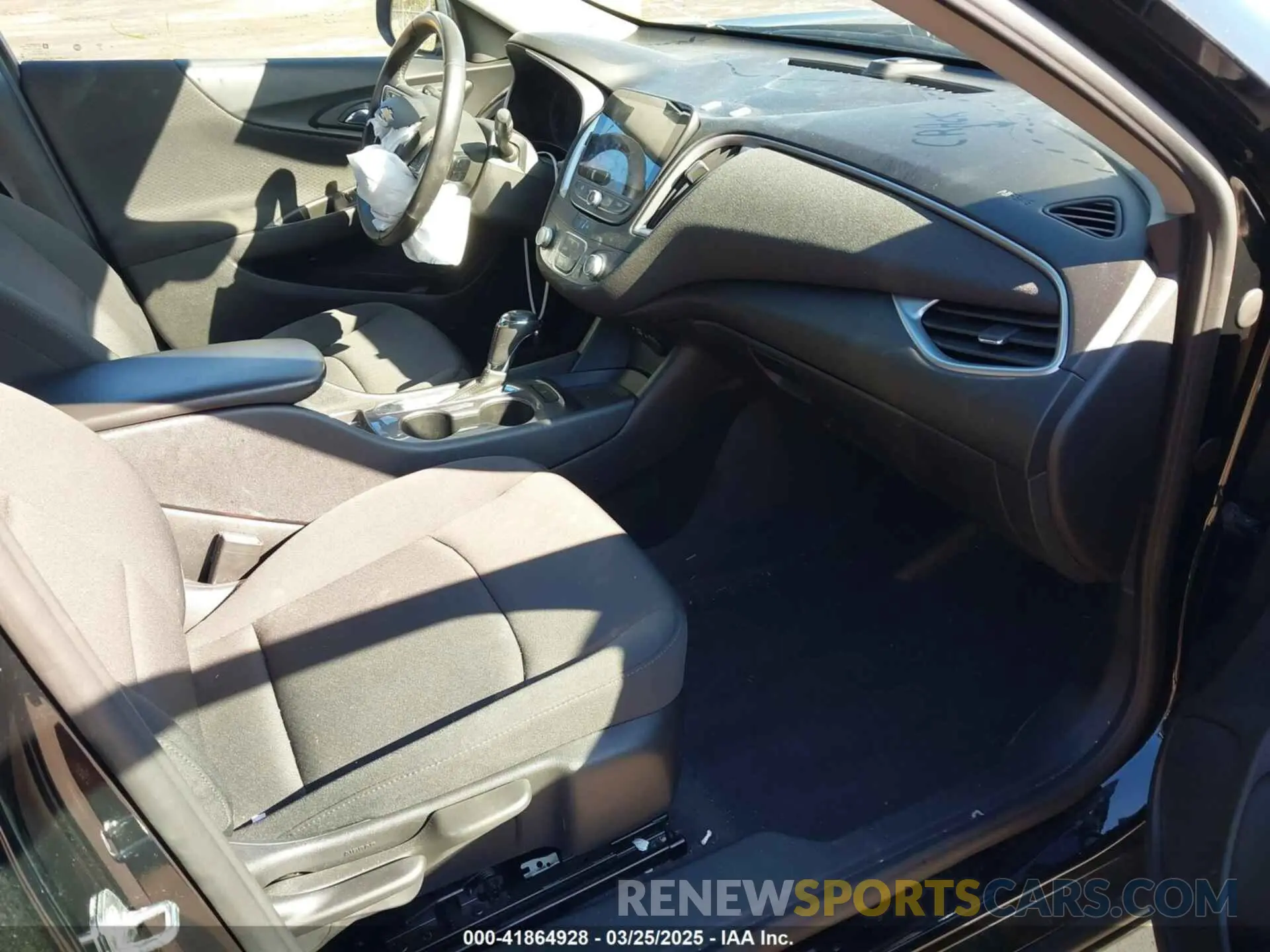 5 Photograph of a damaged car 1G1ZG5ST4LF152168 CHEVROLET MALIBU 2020