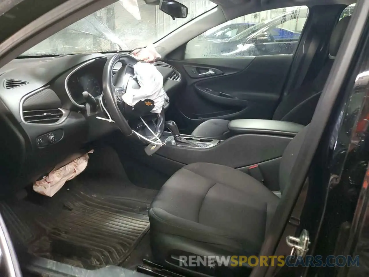 7 Photograph of a damaged car 1G1ZG5ST6LF101142 CHEVROLET MALIBU 2020