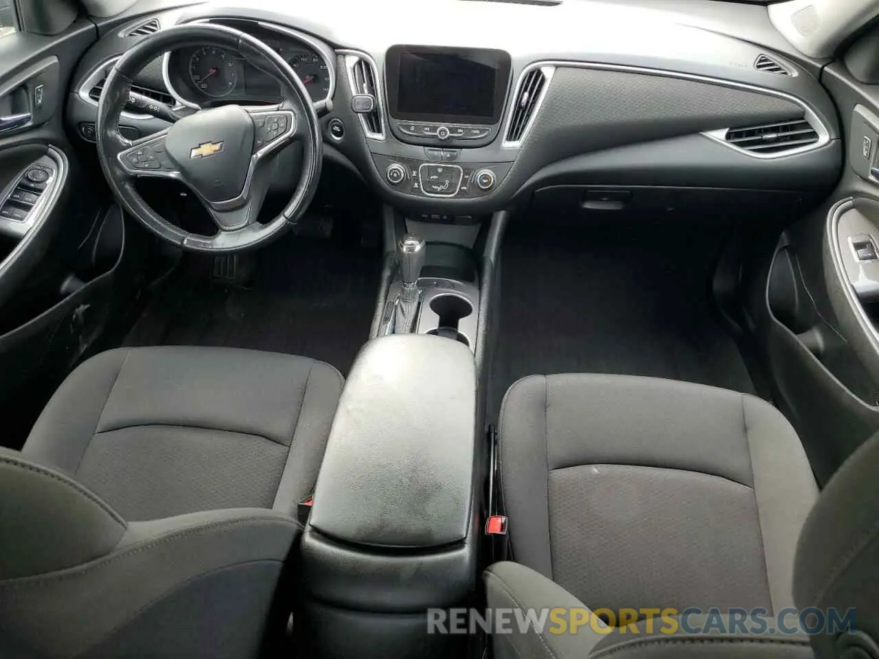 8 Photograph of a damaged car 1G1ZG5ST6LF136618 CHEVROLET MALIBU 2020