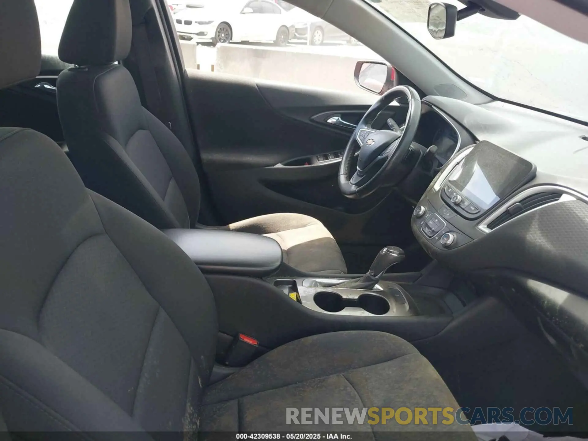 5 Photograph of a damaged car 1G1ZG5ST7LF133825 CHEVROLET MALIBU 2020