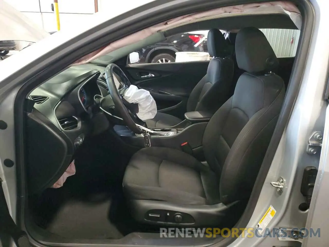 7 Photograph of a damaged car 1G1ZG5ST7LF156053 CHEVROLET MALIBU 2020