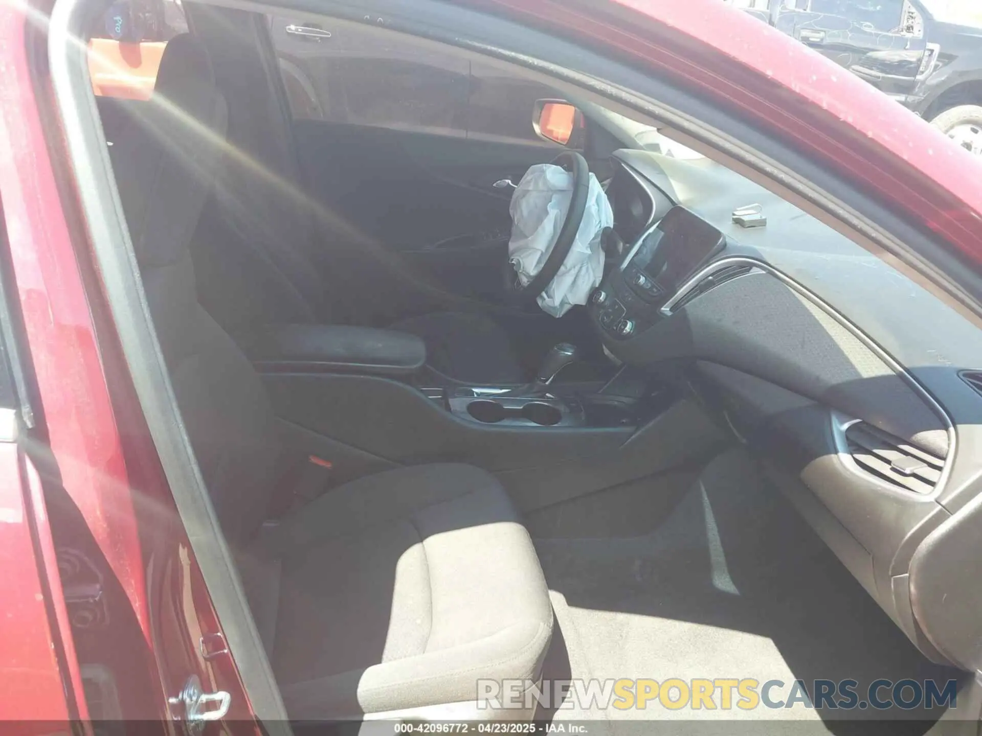 5 Photograph of a damaged car 1G1ZG5ST8LF066670 CHEVROLET MALIBU 2020