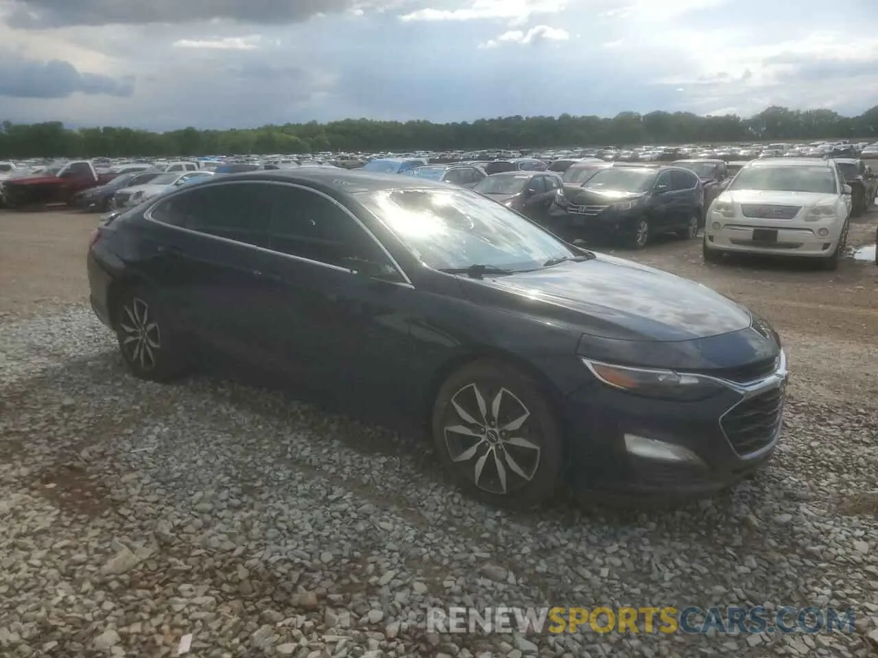 4 Photograph of a damaged car 1G1ZG5ST8LF098017 CHEVROLET MALIBU 2020