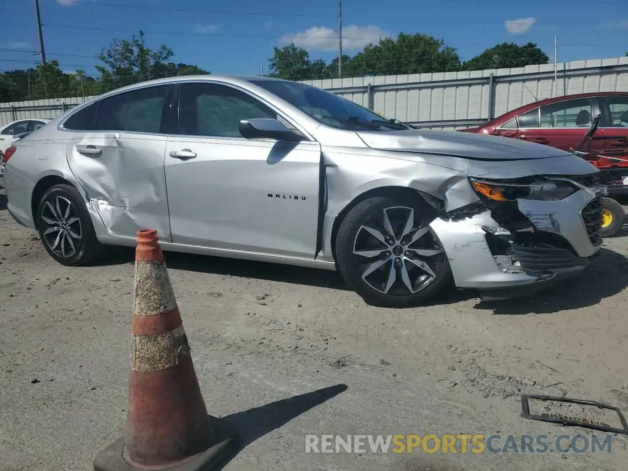 4 Photograph of a damaged car 1G1ZG5ST8LF144056 CHEVROLET MALIBU 2020