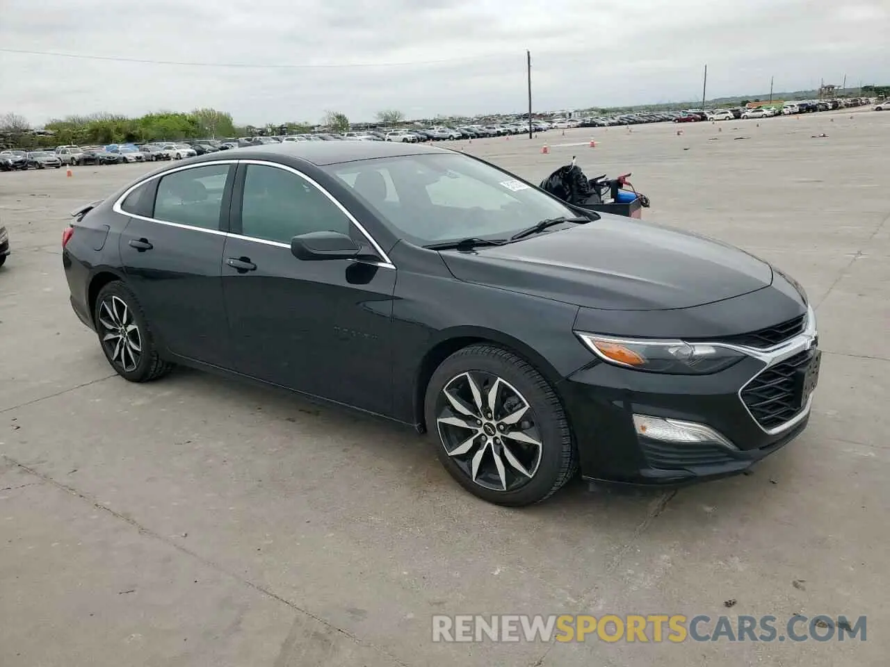 4 Photograph of a damaged car 1G1ZG5STXLF046100 CHEVROLET MALIBU 2020