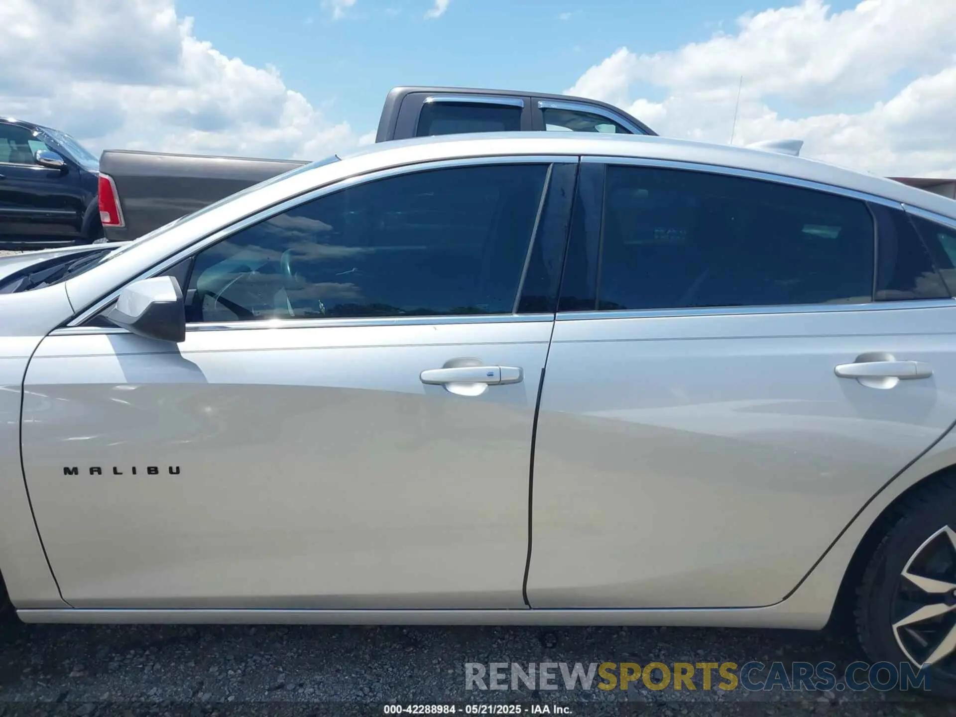 14 Photograph of a damaged car 1G1ZG5STXLF078755 CHEVROLET MALIBU 2020