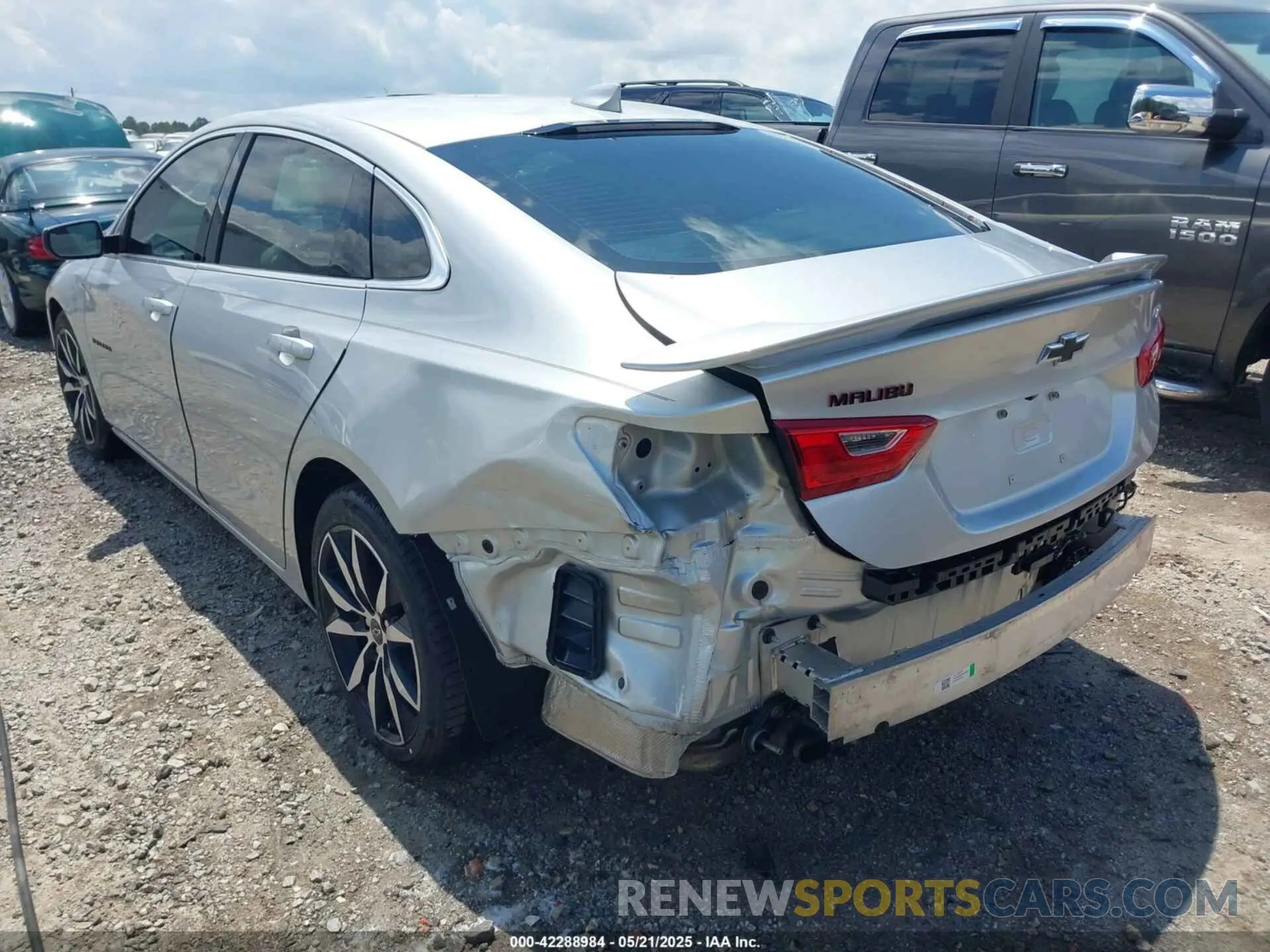 3 Photograph of a damaged car 1G1ZG5STXLF078755 CHEVROLET MALIBU 2020