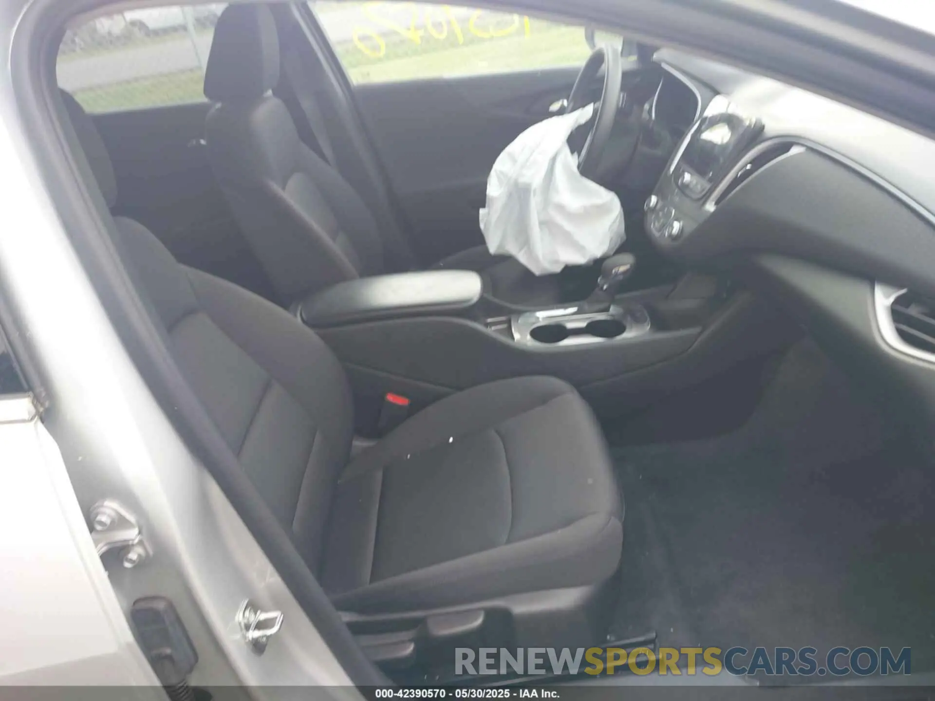 5 Photograph of a damaged car 1G1ZC5ST2MF084143 CHEVROLET MALIBU 2021