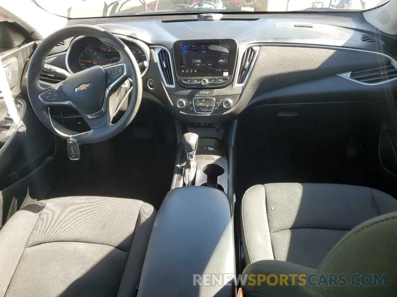 8 Photograph of a damaged car 1G1ZC5ST5MF039729 CHEVROLET MALIBU 2021