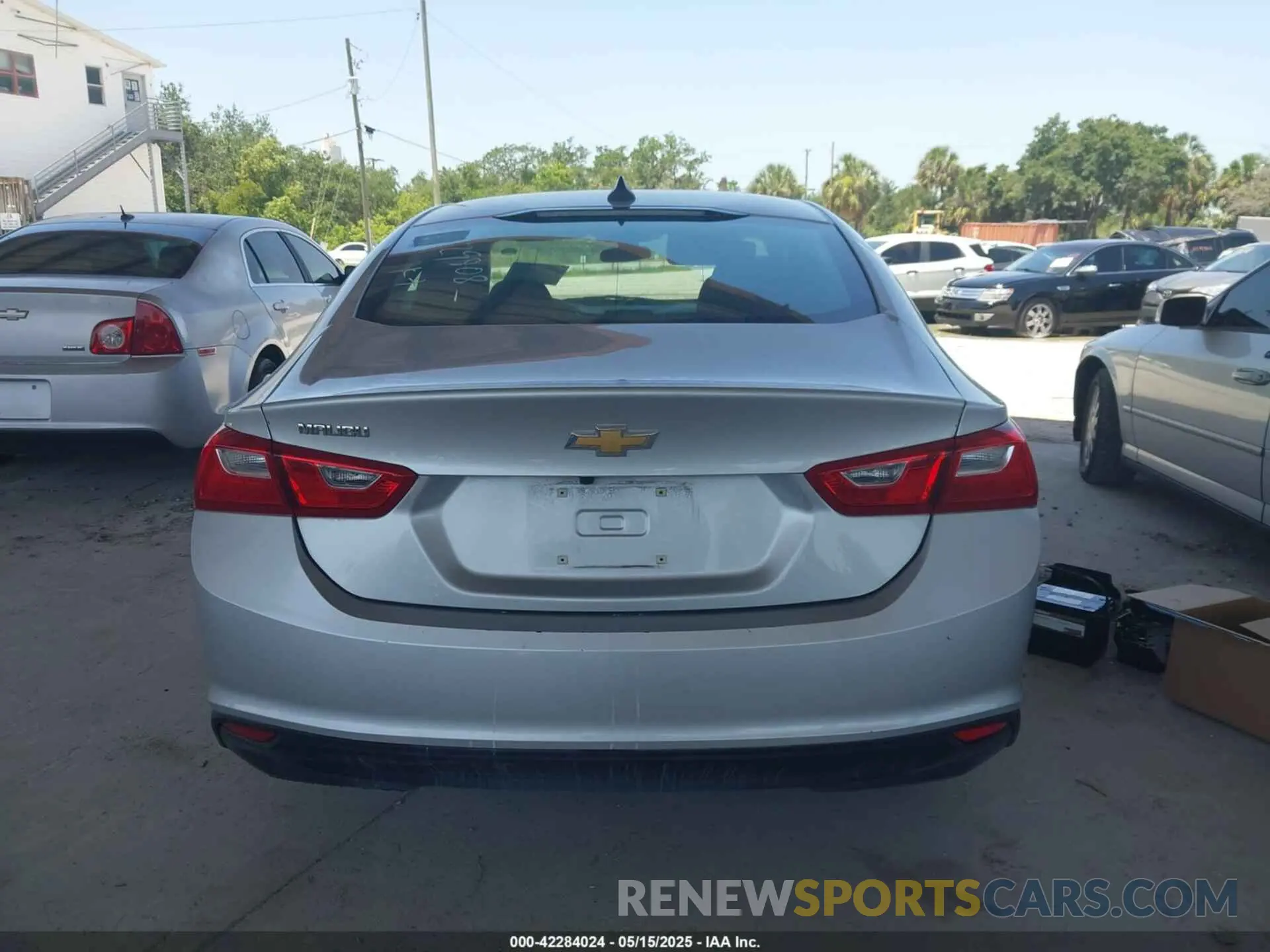 17 Photograph of a damaged car 1G1ZC5ST6MF029808 CHEVROLET MALIBU 2021