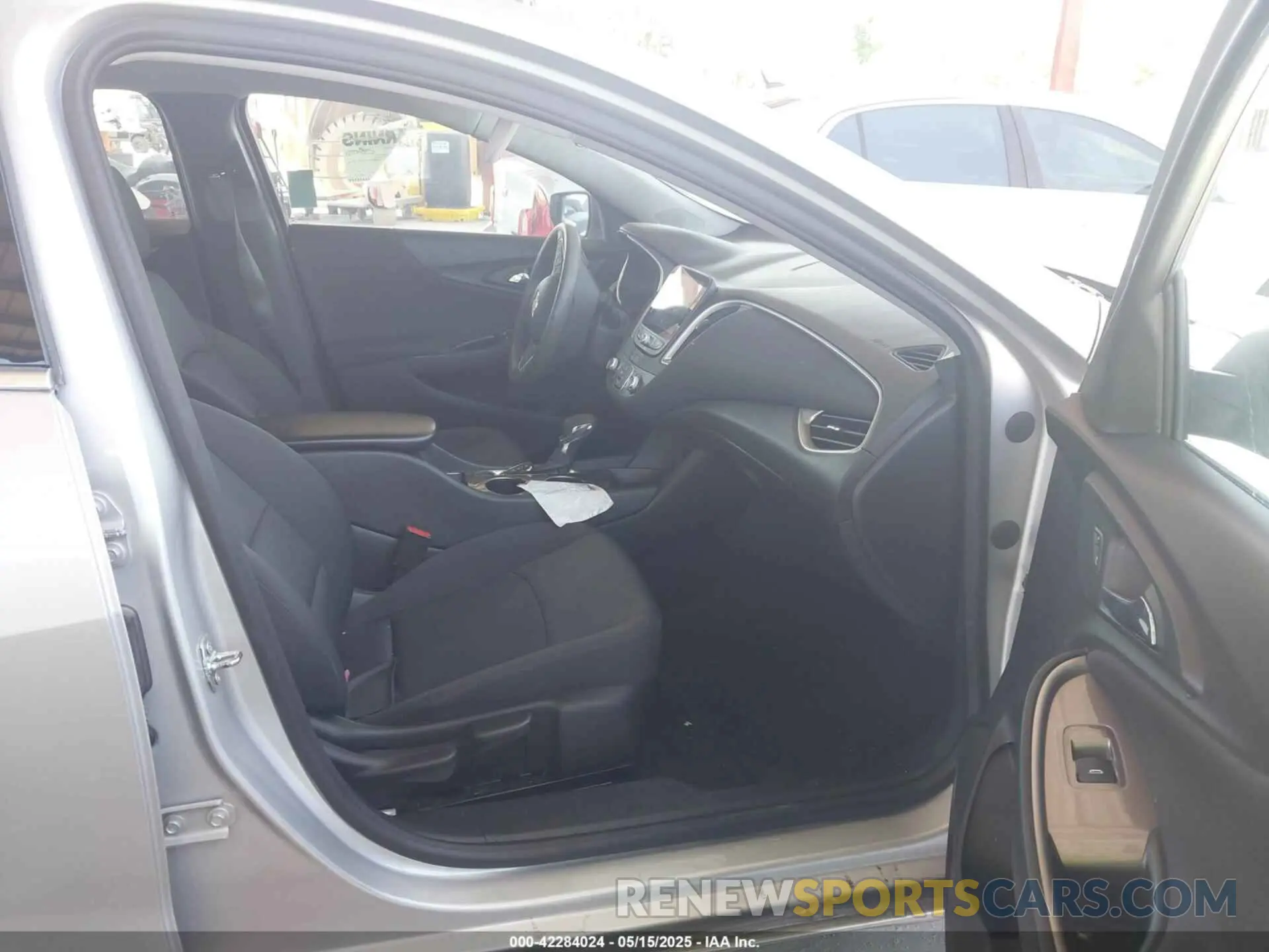5 Photograph of a damaged car 1G1ZC5ST6MF029808 CHEVROLET MALIBU 2021