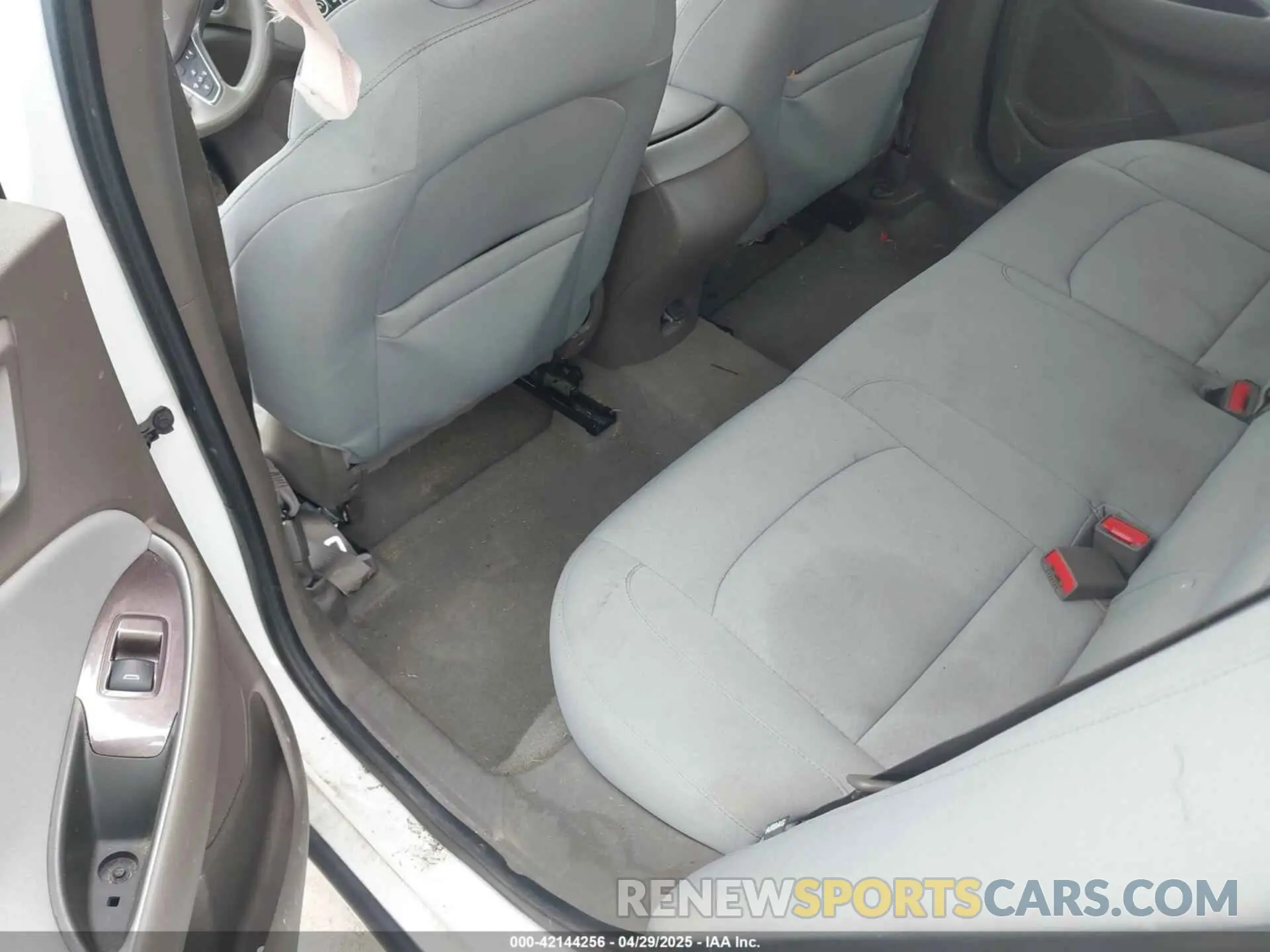 8 Photograph of a damaged car 1G1ZC5ST8MF042446 CHEVROLET MALIBU 2021
