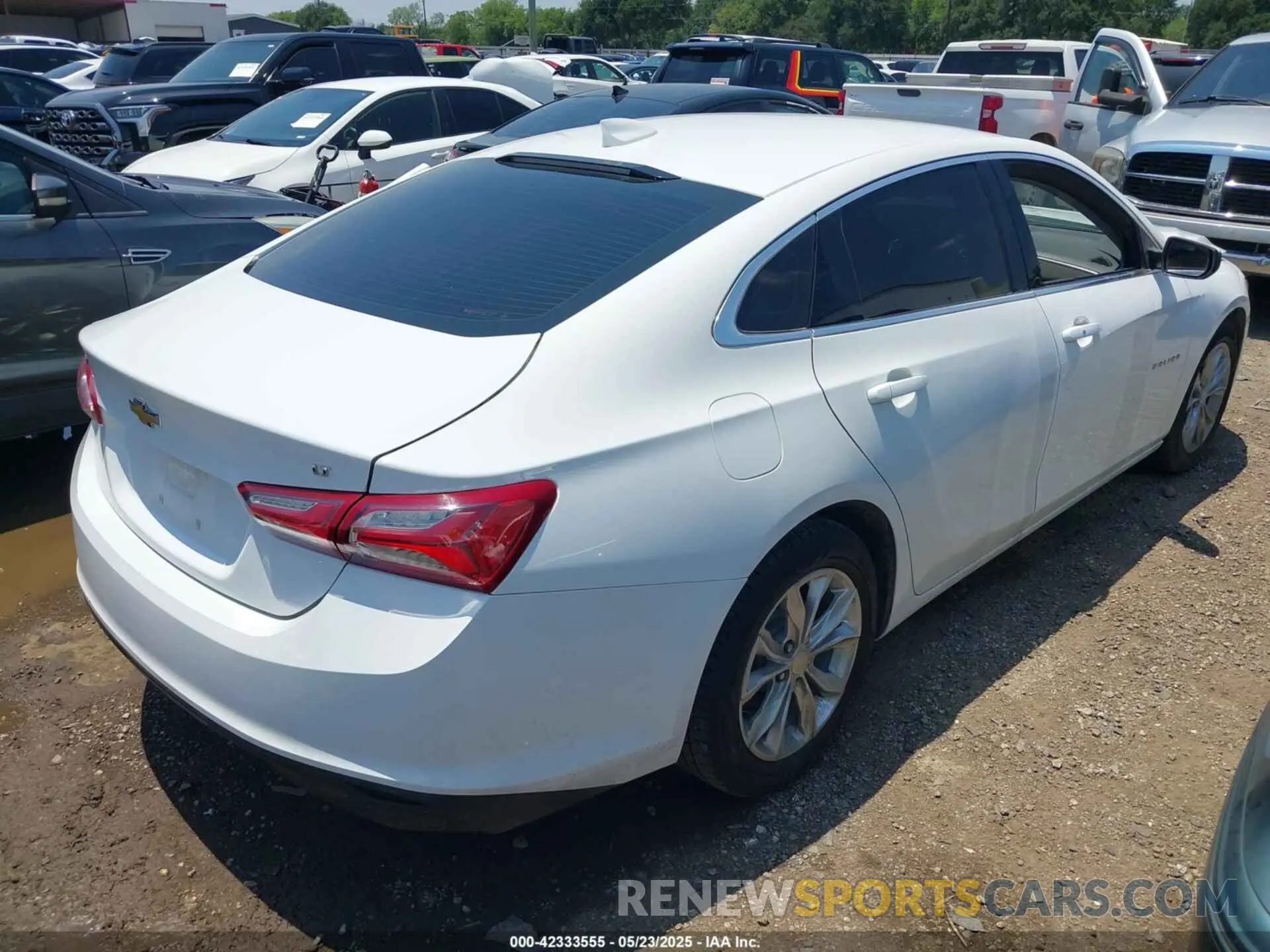4 Photograph of a damaged car 1G1ZD5ST0MF061554 CHEVROLET MALIBU 2021