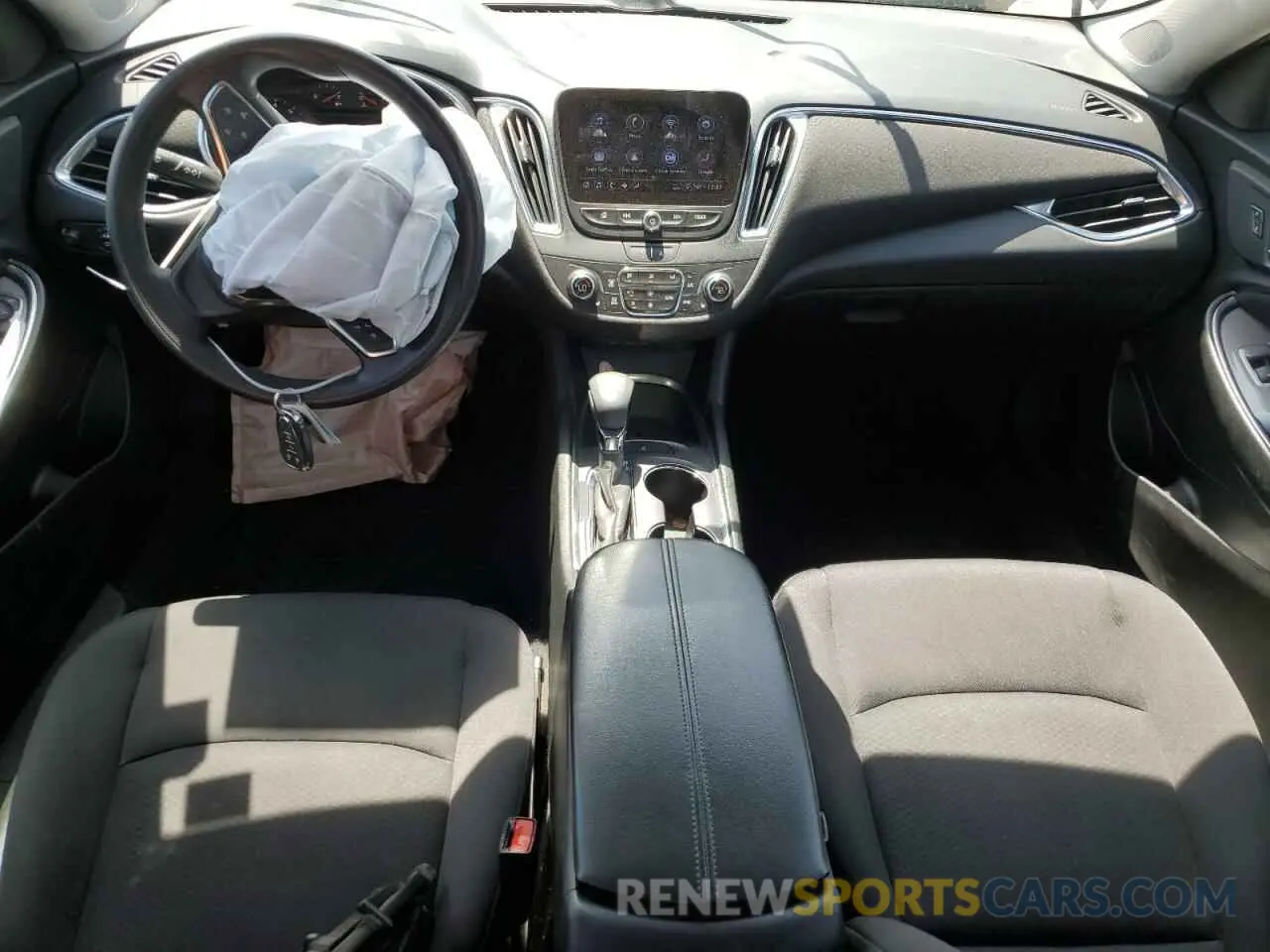 8 Photograph of a damaged car 1G1ZD5ST0MF065698 CHEVROLET MALIBU 2021