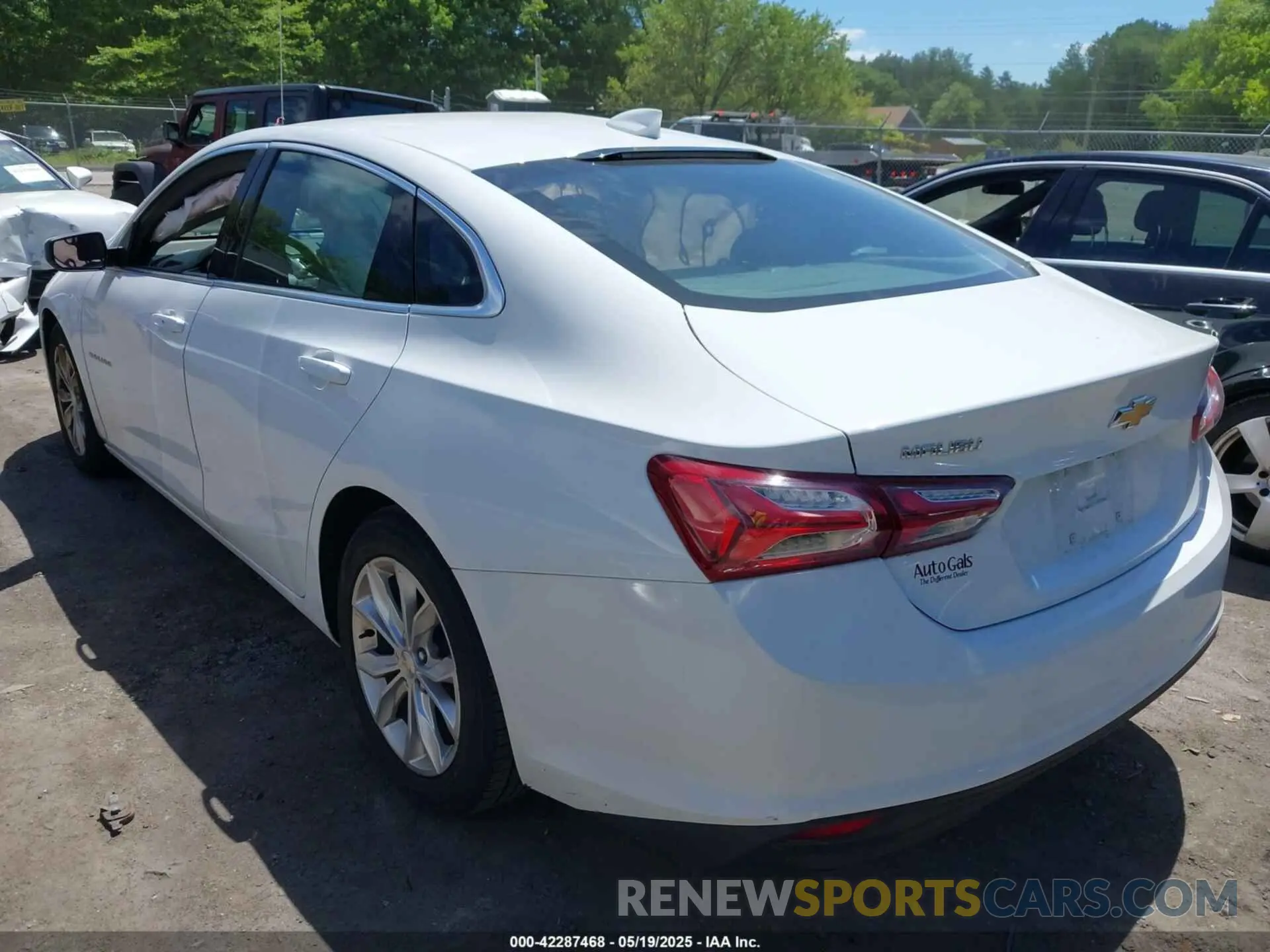 3 Photograph of a damaged car 1G1ZD5ST1MF028885 CHEVROLET MALIBU 2021