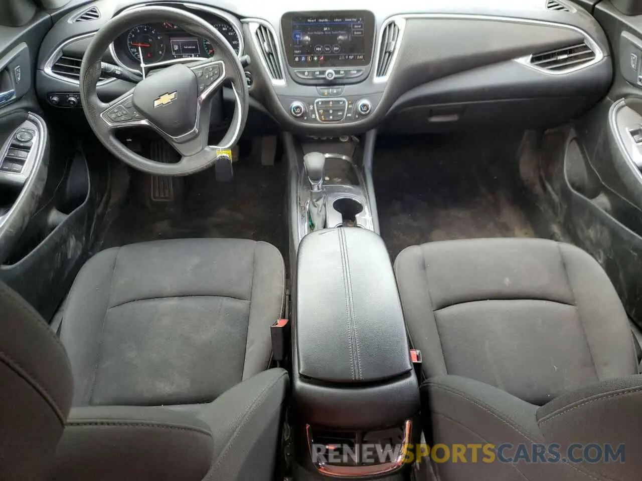 8 Photograph of a damaged car 1G1ZD5ST2MF021069 CHEVROLET MALIBU 2021