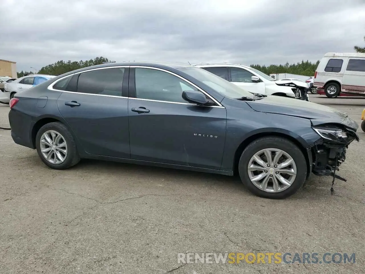 4 Photograph of a damaged car 1G1ZD5ST2MF024036 CHEVROLET MALIBU 2021