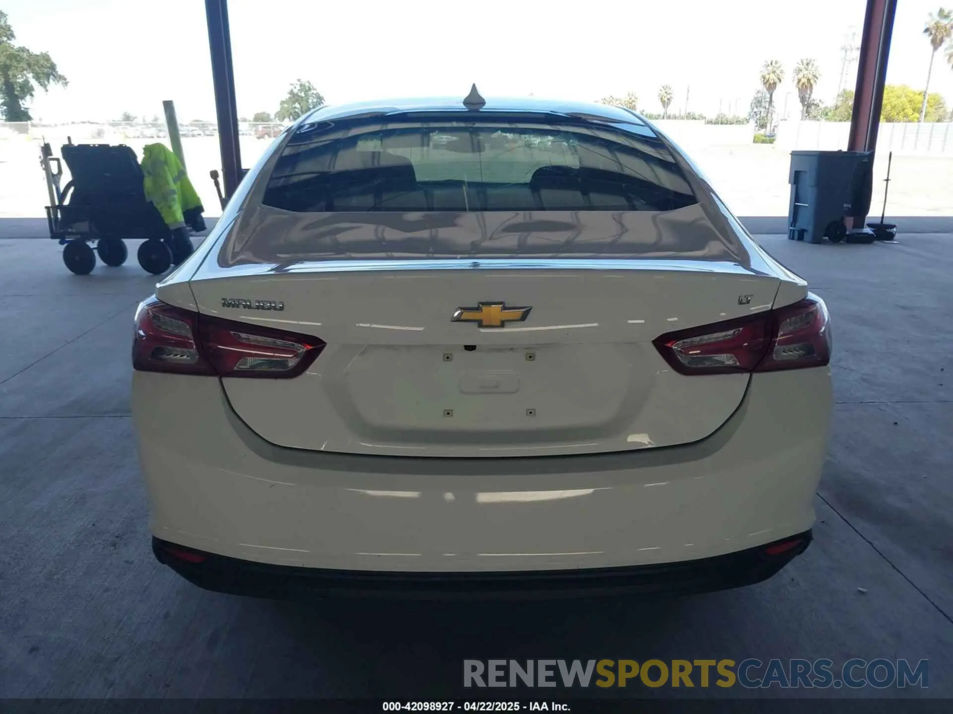 17 Photograph of a damaged car 1G1ZD5ST2MF026675 CHEVROLET MALIBU 2021