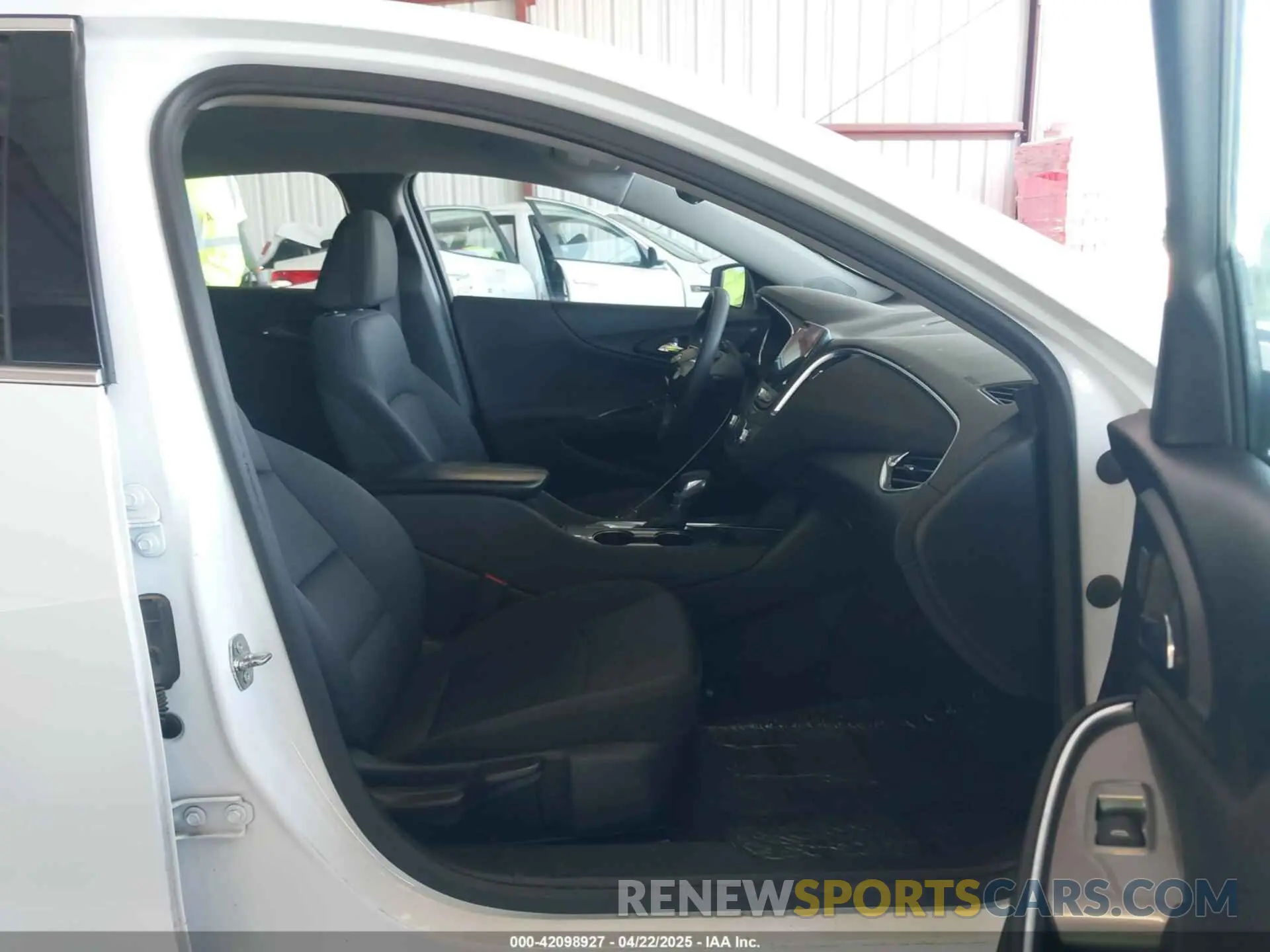5 Photograph of a damaged car 1G1ZD5ST2MF026675 CHEVROLET MALIBU 2021