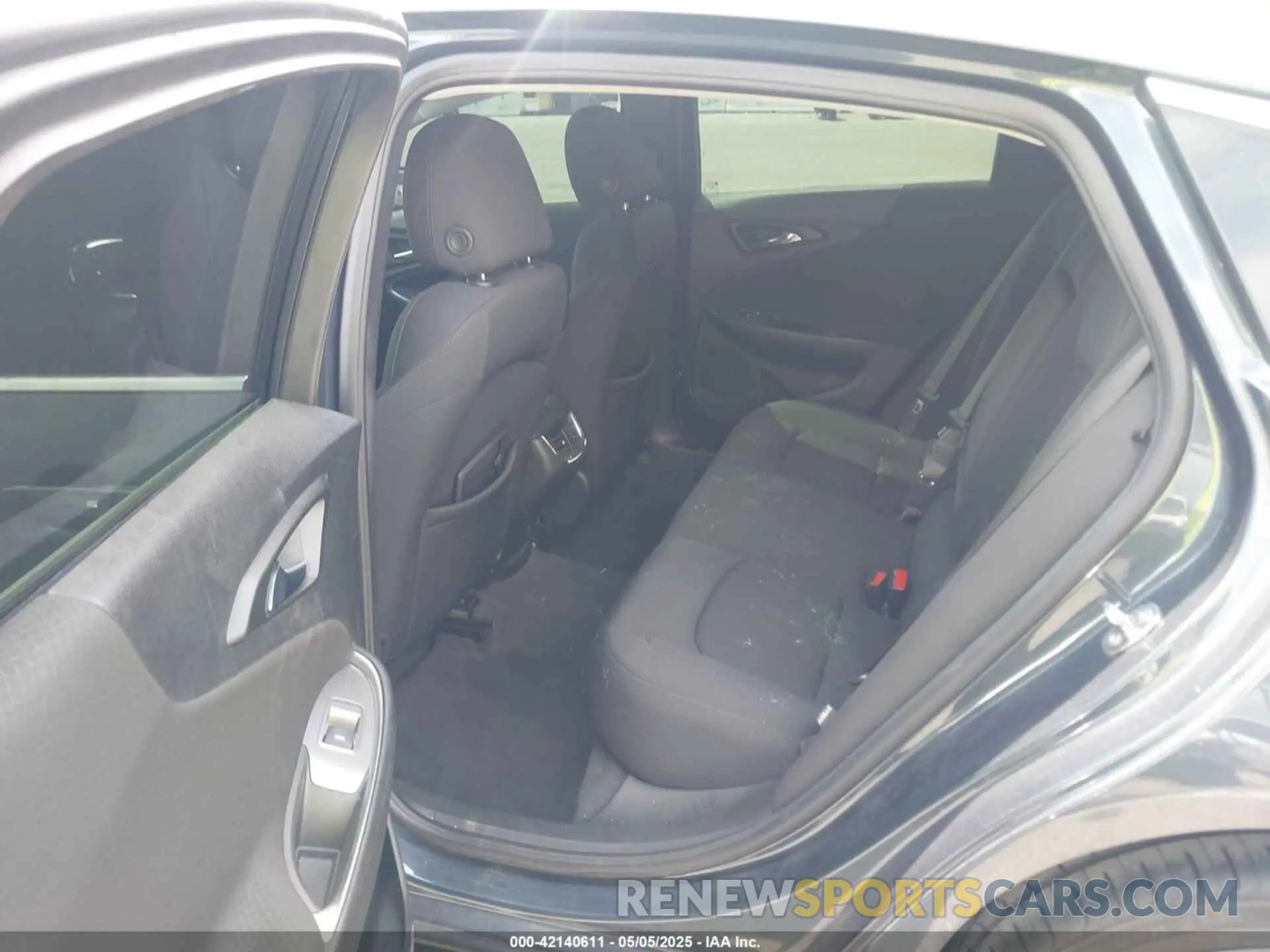 8 Photograph of a damaged car 1G1ZD5ST2MF065251 CHEVROLET MALIBU 2021