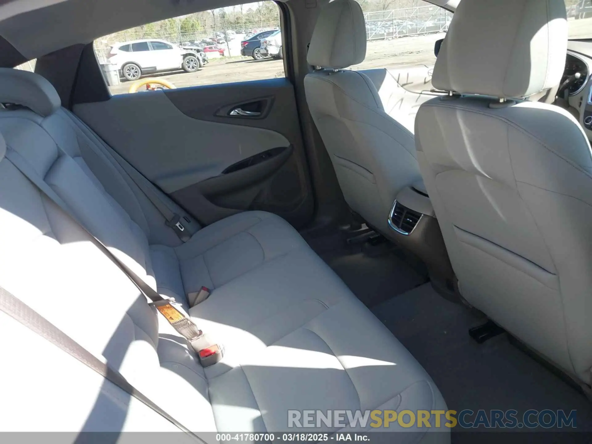 8 Photograph of a damaged car 1G1ZD5ST2MF084155 CHEVROLET MALIBU 2021