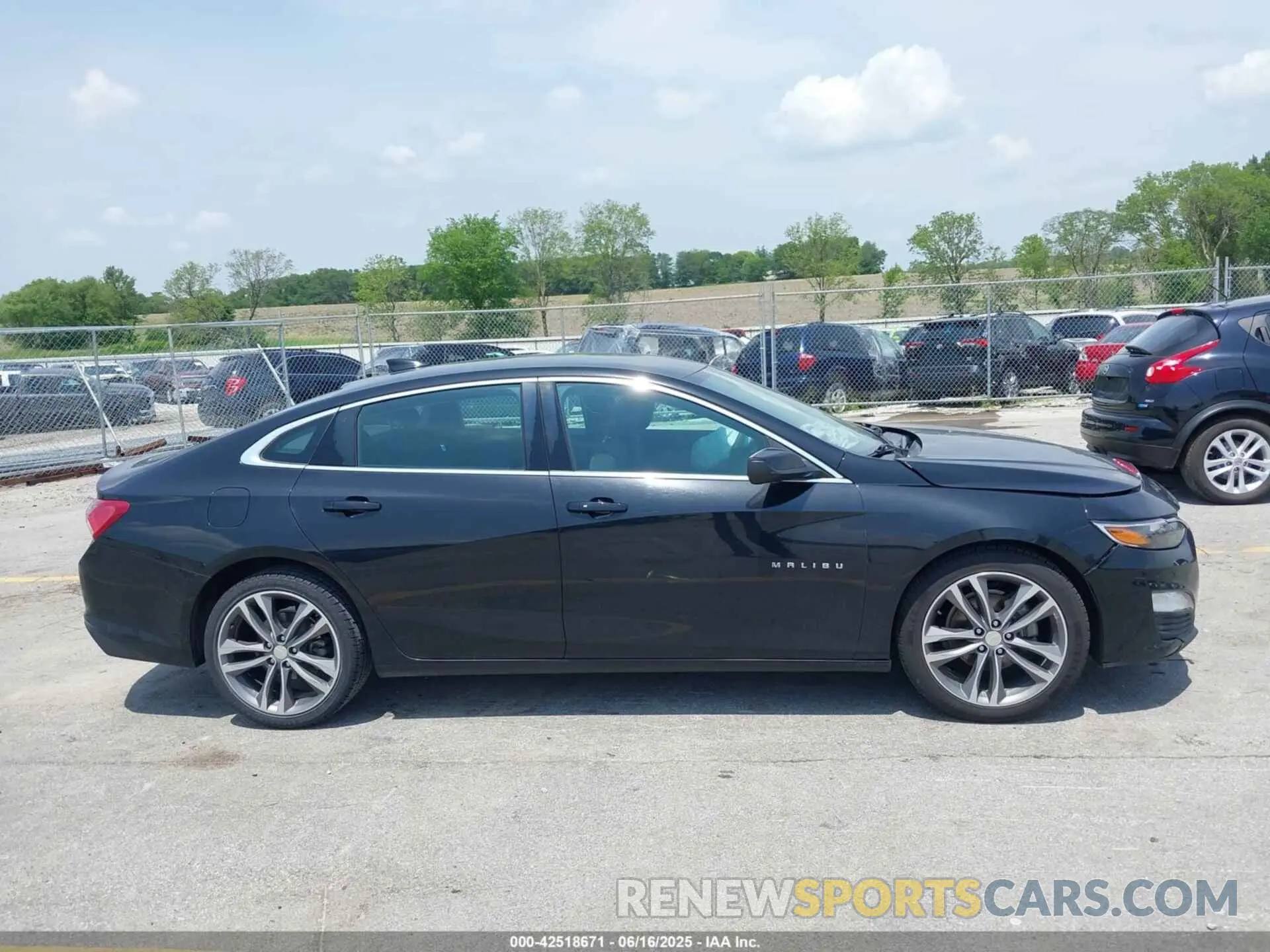 13 Photograph of a damaged car 1G1ZD5ST3MF006211 CHEVROLET MALIBU 2021