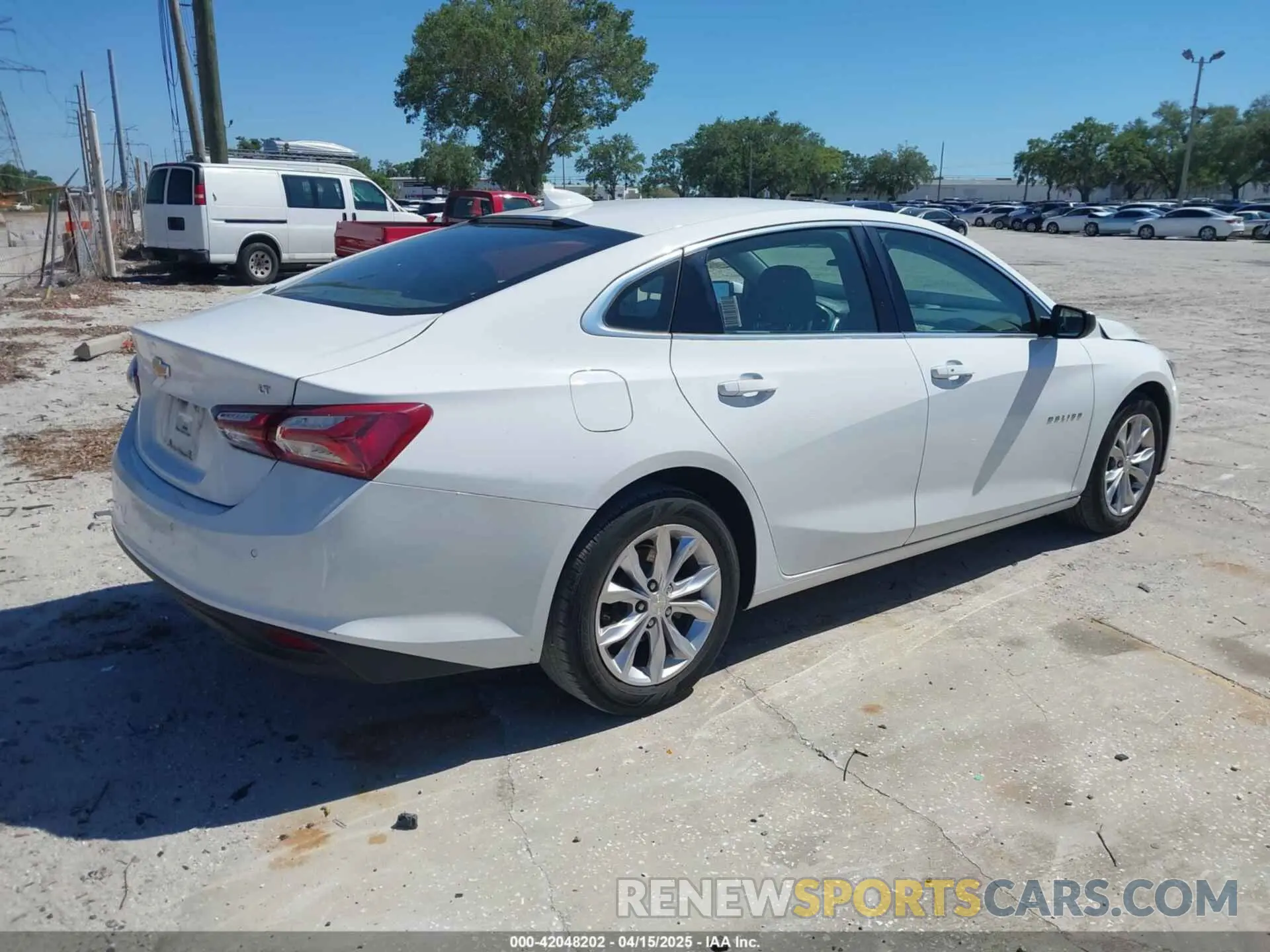 4 Photograph of a damaged car 1G1ZD5ST3MF010646 CHEVROLET MALIBU 2021