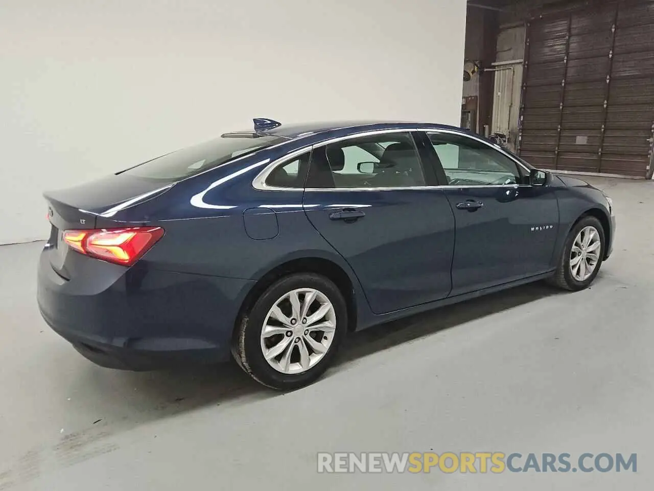 3 Photograph of a damaged car 1G1ZD5ST3MF013160 CHEVROLET MALIBU 2021