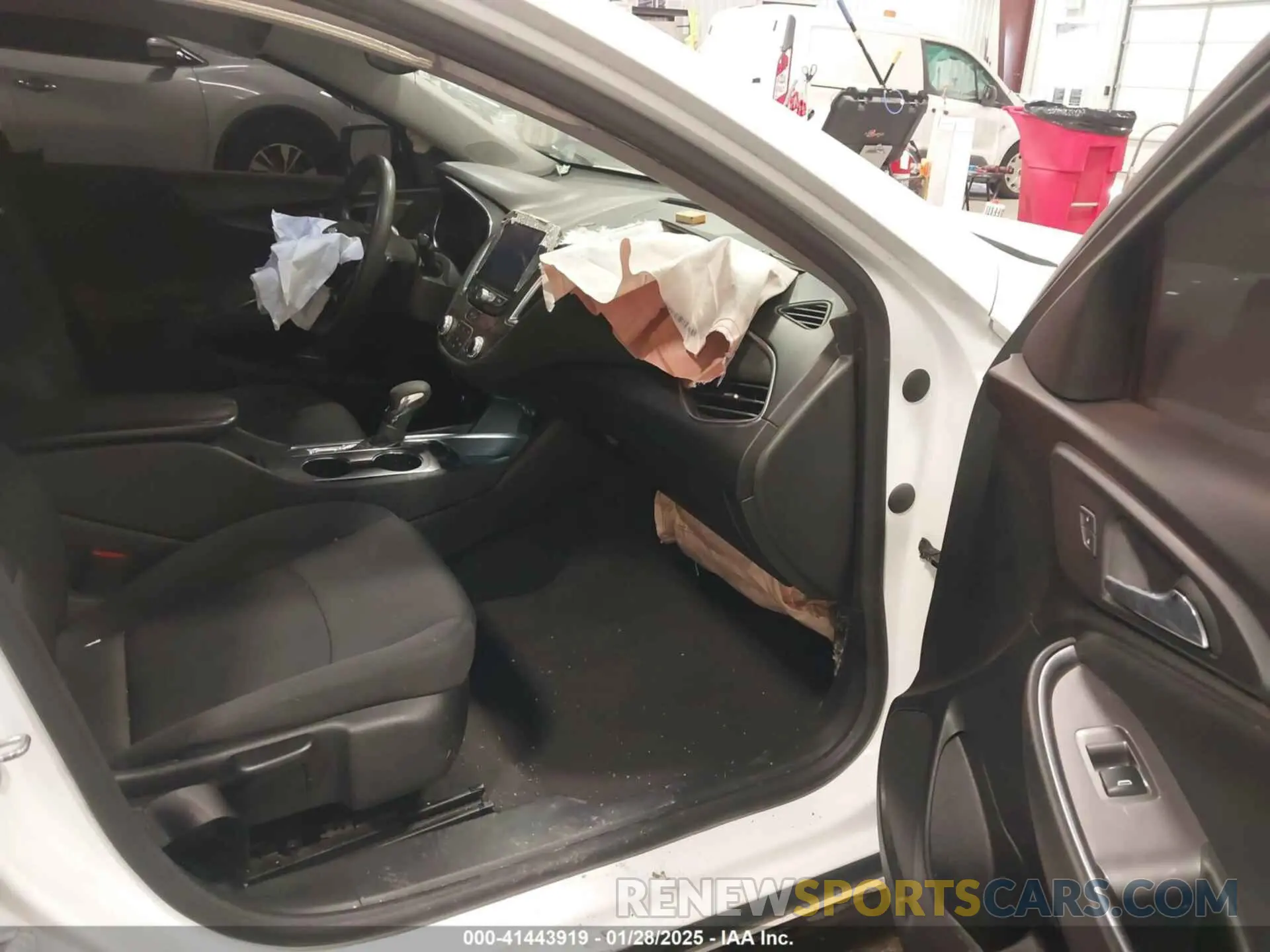 5 Photograph of a damaged car 1G1ZD5ST3MF025017 CHEVROLET MALIBU 2021