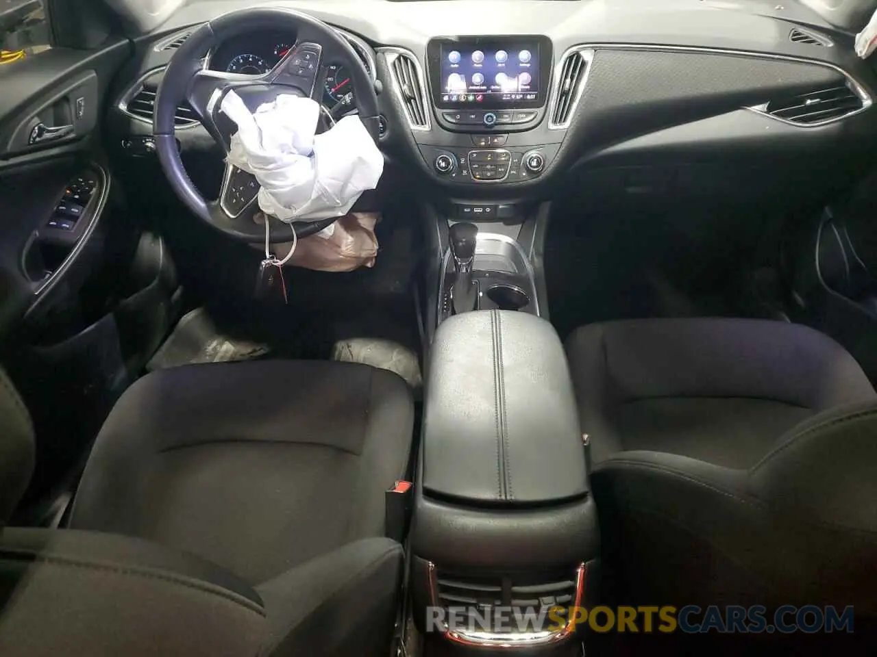 8 Photograph of a damaged car 1G1ZD5ST3MF063024 CHEVROLET MALIBU 2021