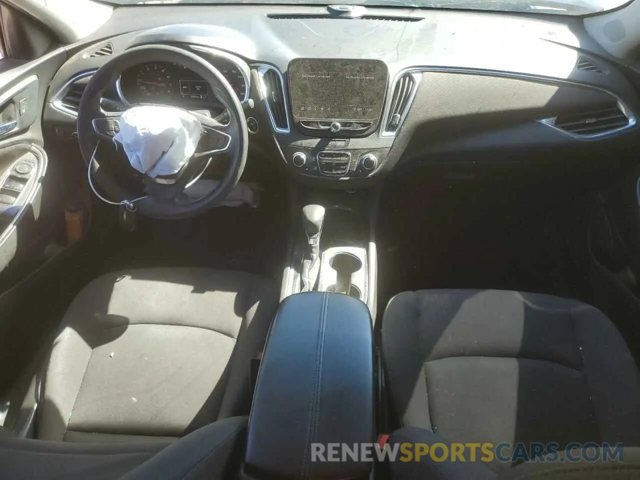 8 Photograph of a damaged car 1G1ZD5ST3MF063427 CHEVROLET MALIBU 2021