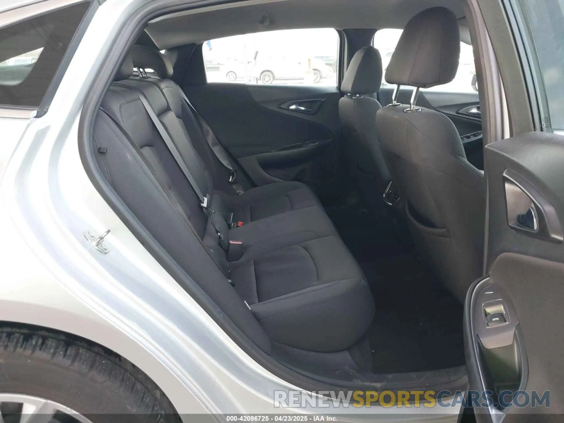 8 Photograph of a damaged car 1G1ZD5ST3MF064108 CHEVROLET MALIBU 2021