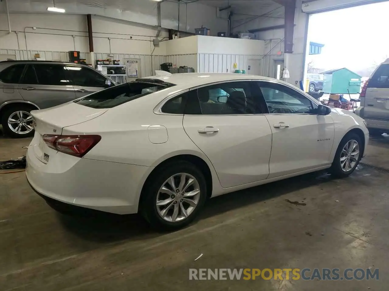 3 Photograph of a damaged car 1G1ZD5ST4MF003270 CHEVROLET MALIBU 2021